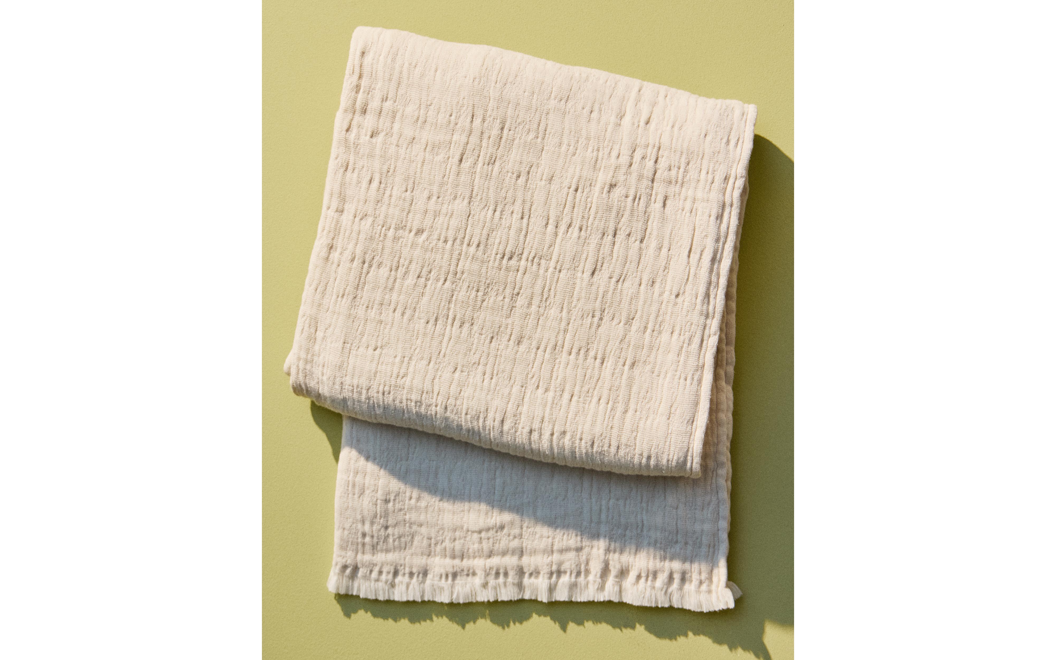 TEXTURED JACQUARD THROW product thumbnail 8