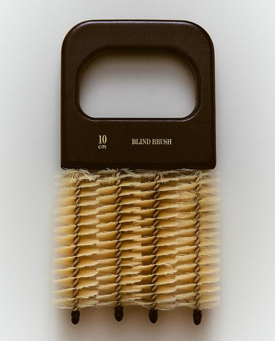 WOODEN SHUTTER CLEANING BRUSH WOODEN SHUTTER CLEANING BRUSH
