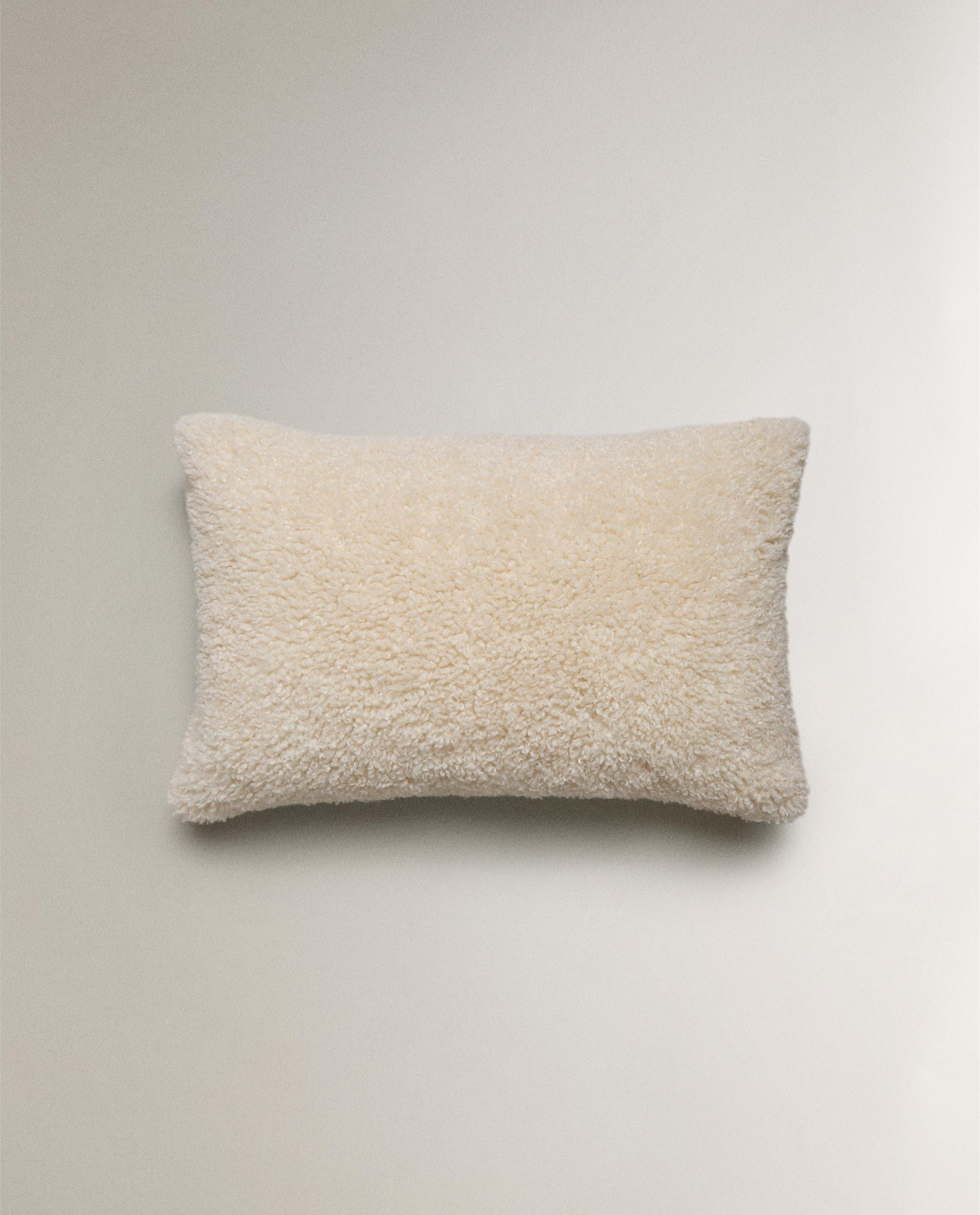 フェイクファー クッションカバー | Zara Home 日本/Japan