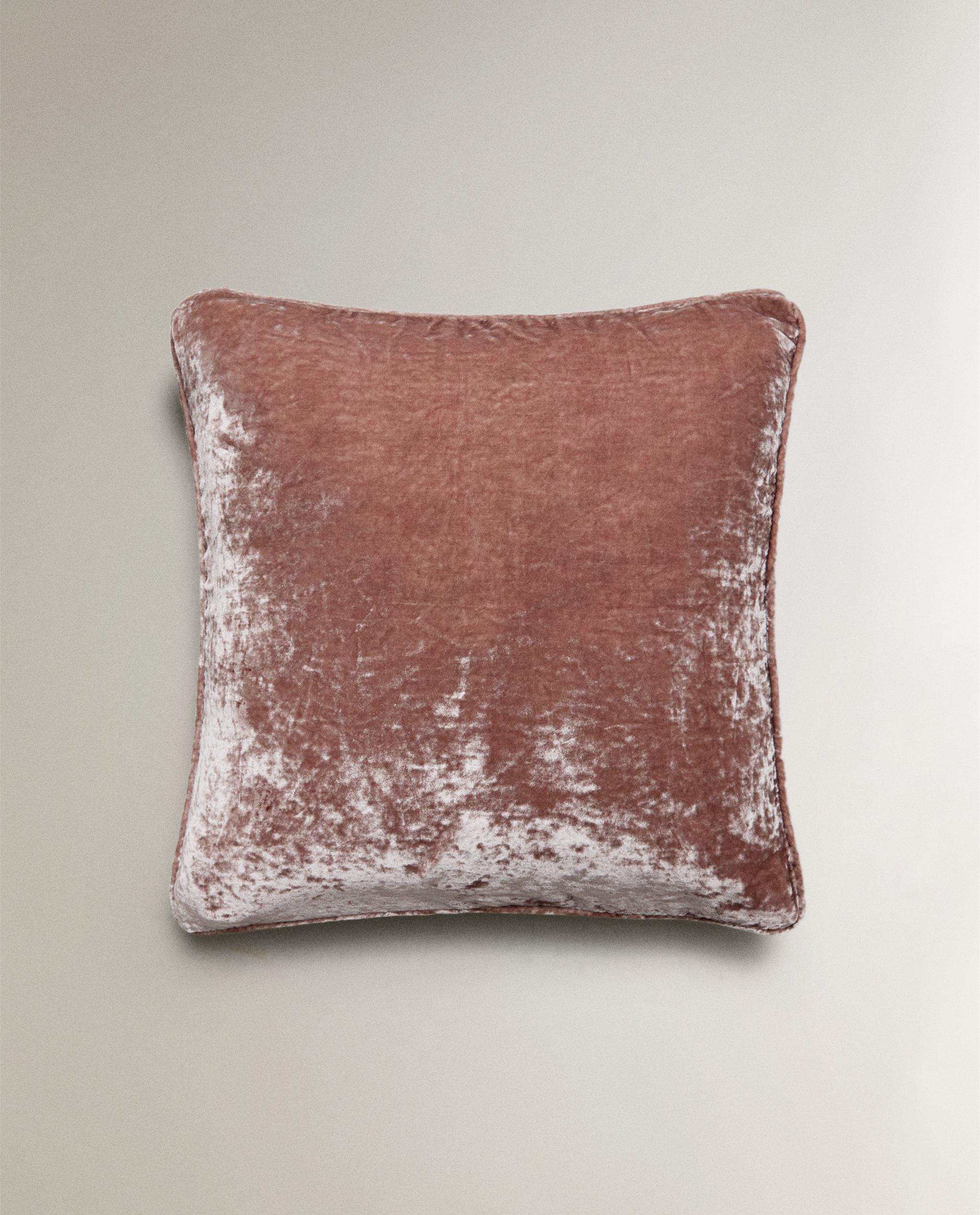 VELVET CUSHION COVER product thumbnail 5