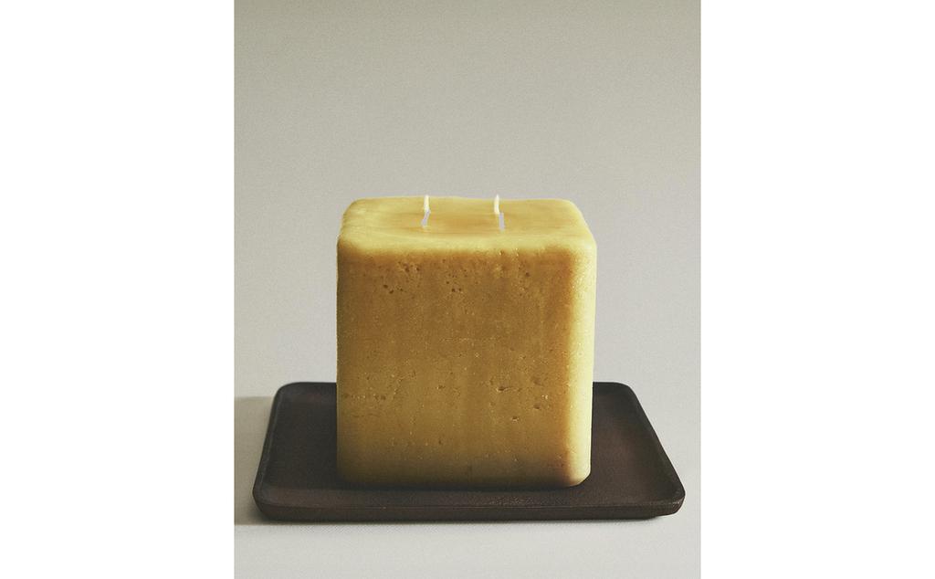 SQUARE CUIR NUIT SCENTED CANDLE SQUARE CUIR NUIT SCENTED CANDLE