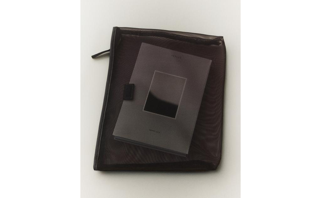 TROUSSE DE TOILETTE MOYENNE MESH TROUSSE DE TOILETTE MOYENNE MESH