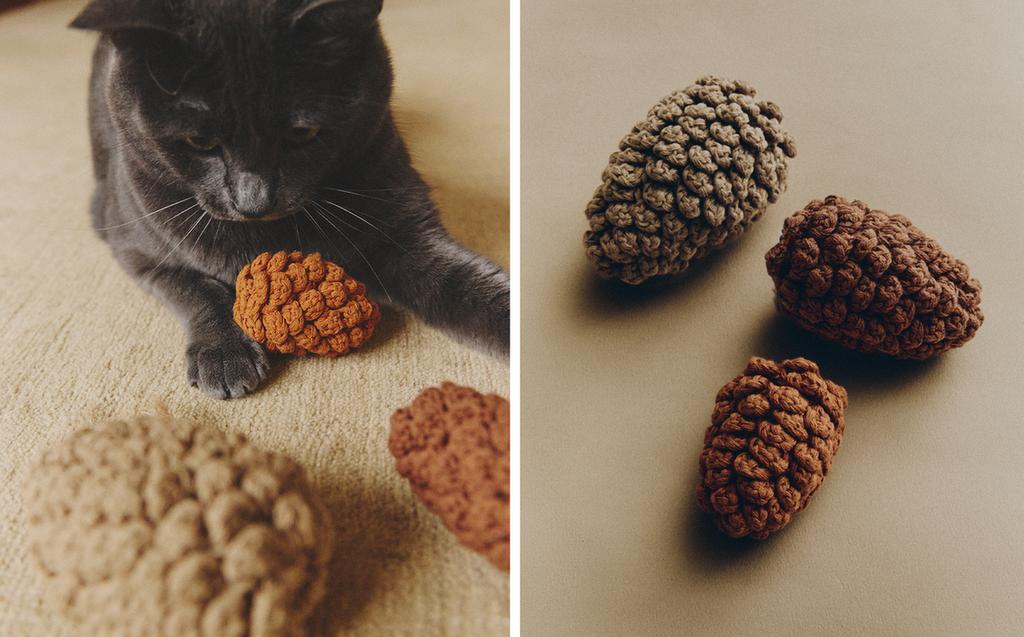 PACK OF PINEAPPLE PET TOYS (PACK OF 3)