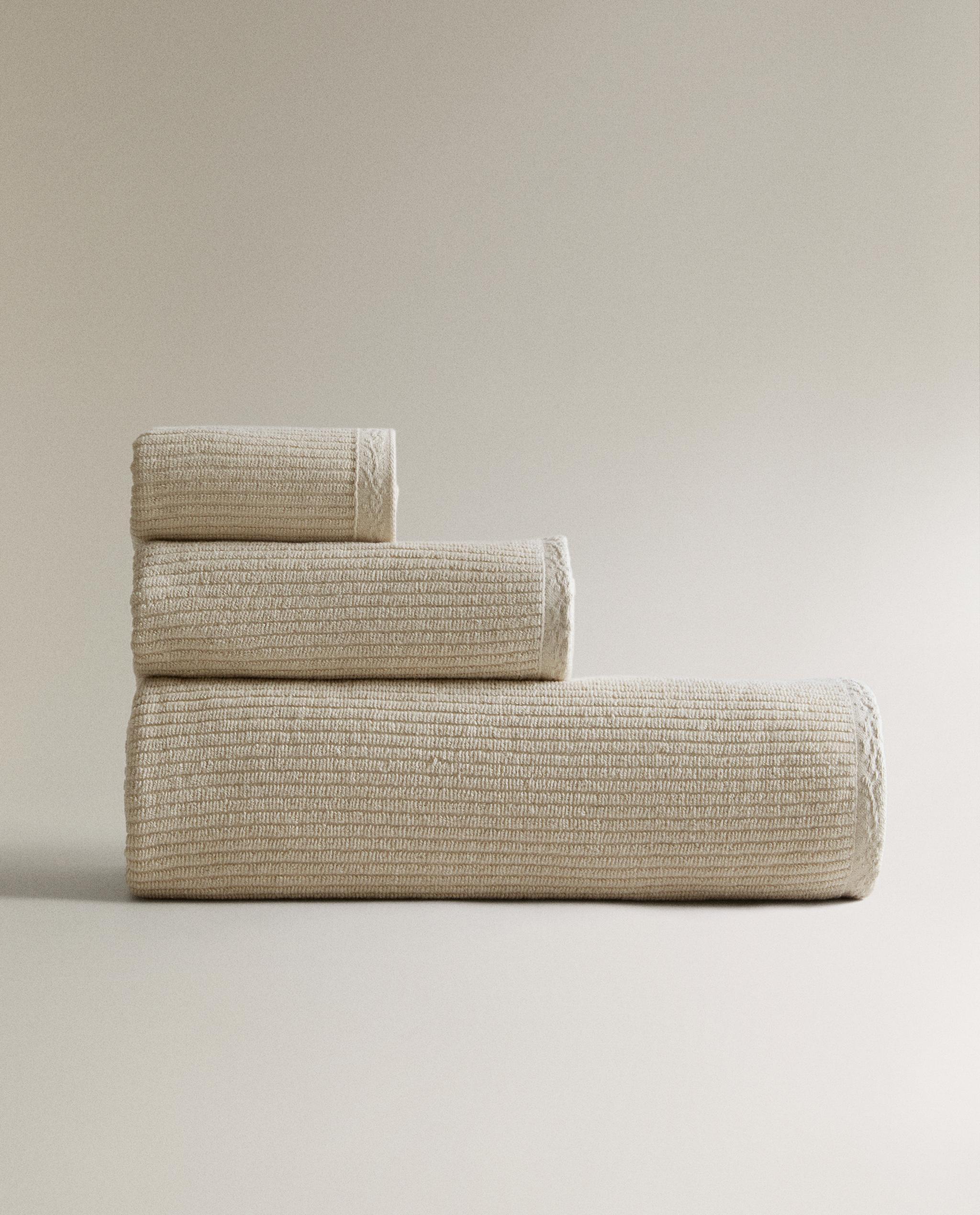 TEXTURED BATH TOWEL product thumbnail 5