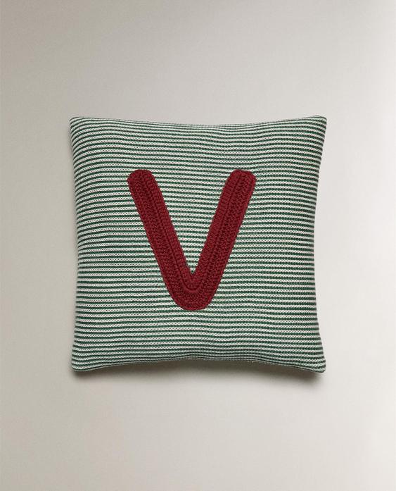 兒童刺繡字母「V」咕臣