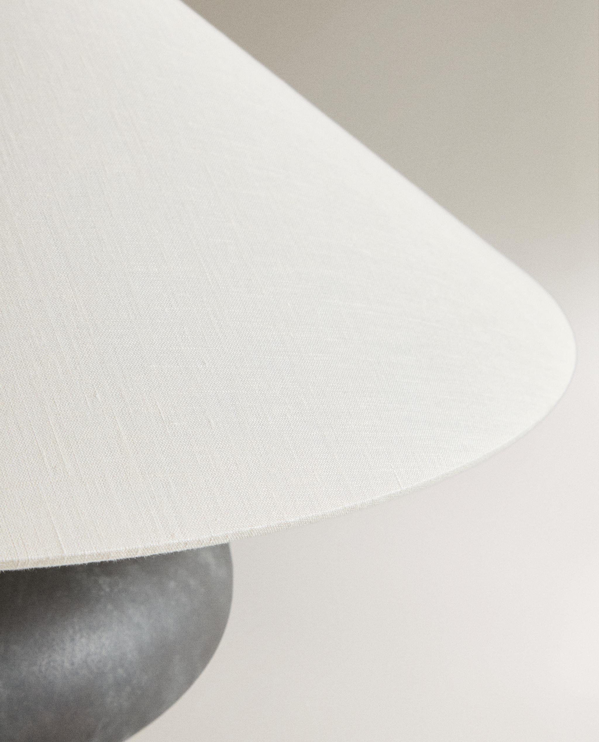 ホワイトセラミックテーブルランプ セラミックテーブルランプ | Zara Home 日本/Japan