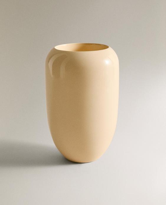 LACQUERED VASE