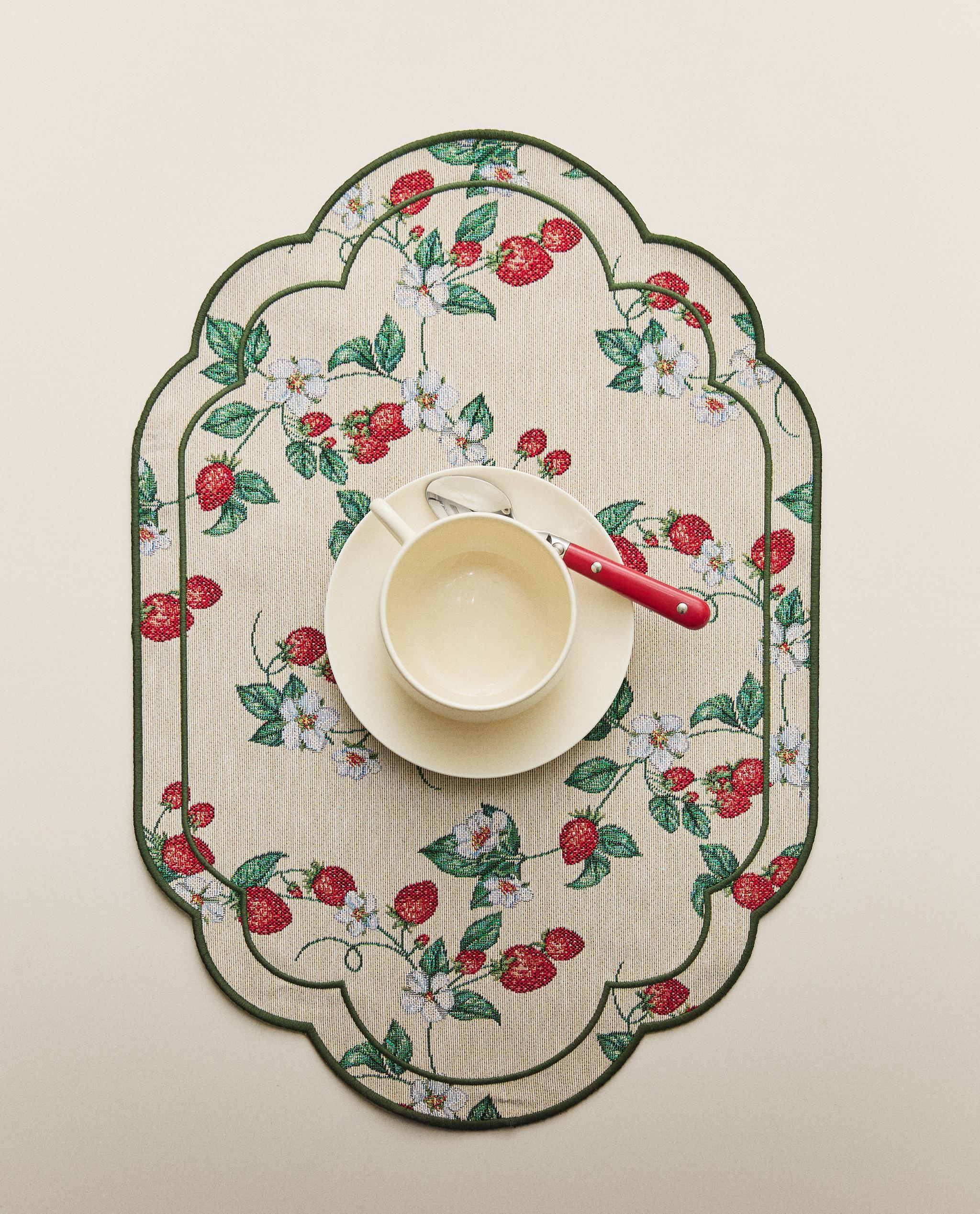 STRAWBERRY JACQUARD PLACEMAT