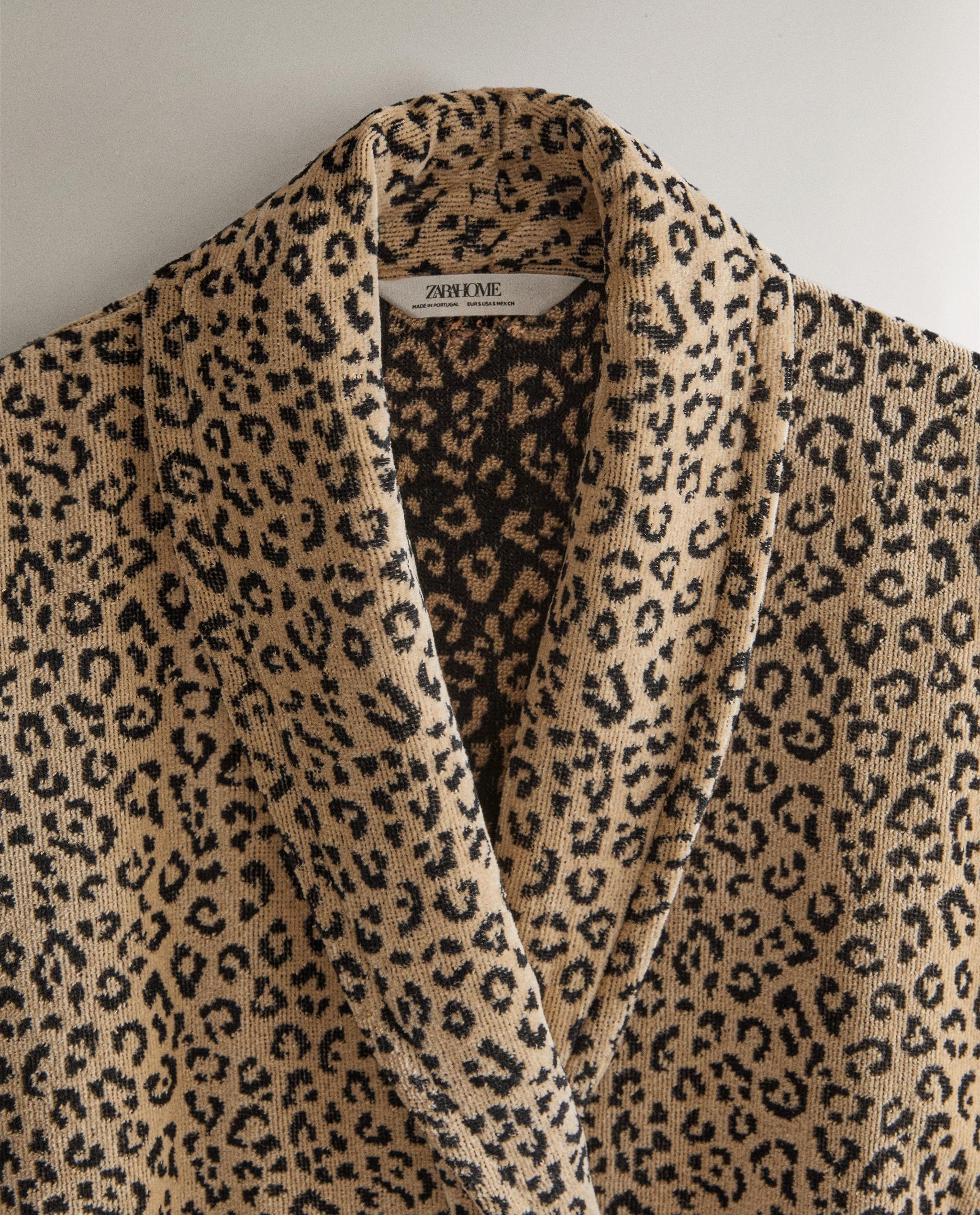 ANIMAL PRINT VELOUR DRESSING GOWN product thumbnail 5