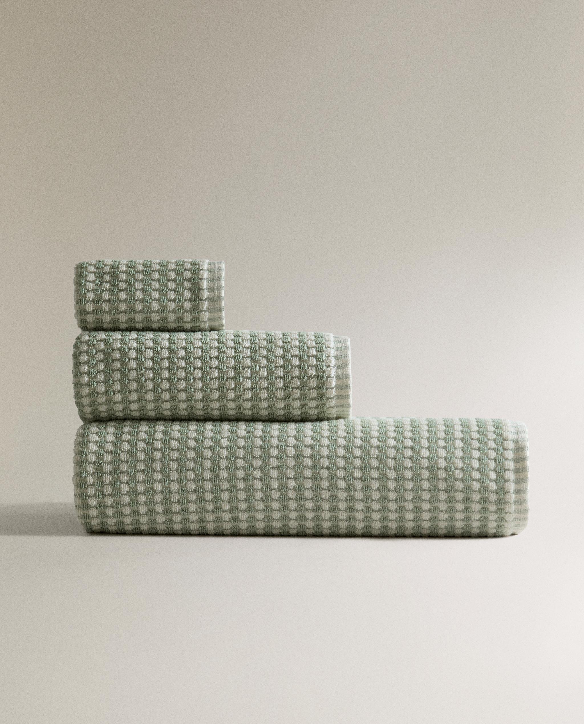 TEXTURED COTTON BATH TOWEL product thumbnail 3