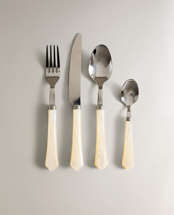 4-PIECE CUTLERY SET WITH MOTHER-OF-PEARL-EFFECT HANDLE
