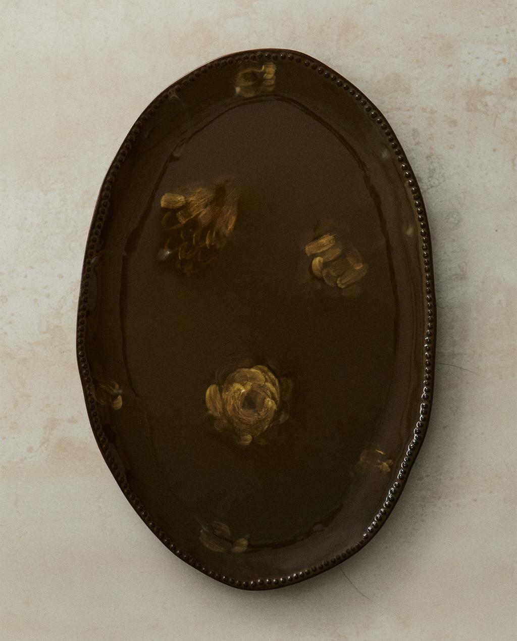 LIELA VANNASISTABAS PAPLĀTE AR ZIEDU DIZAINU