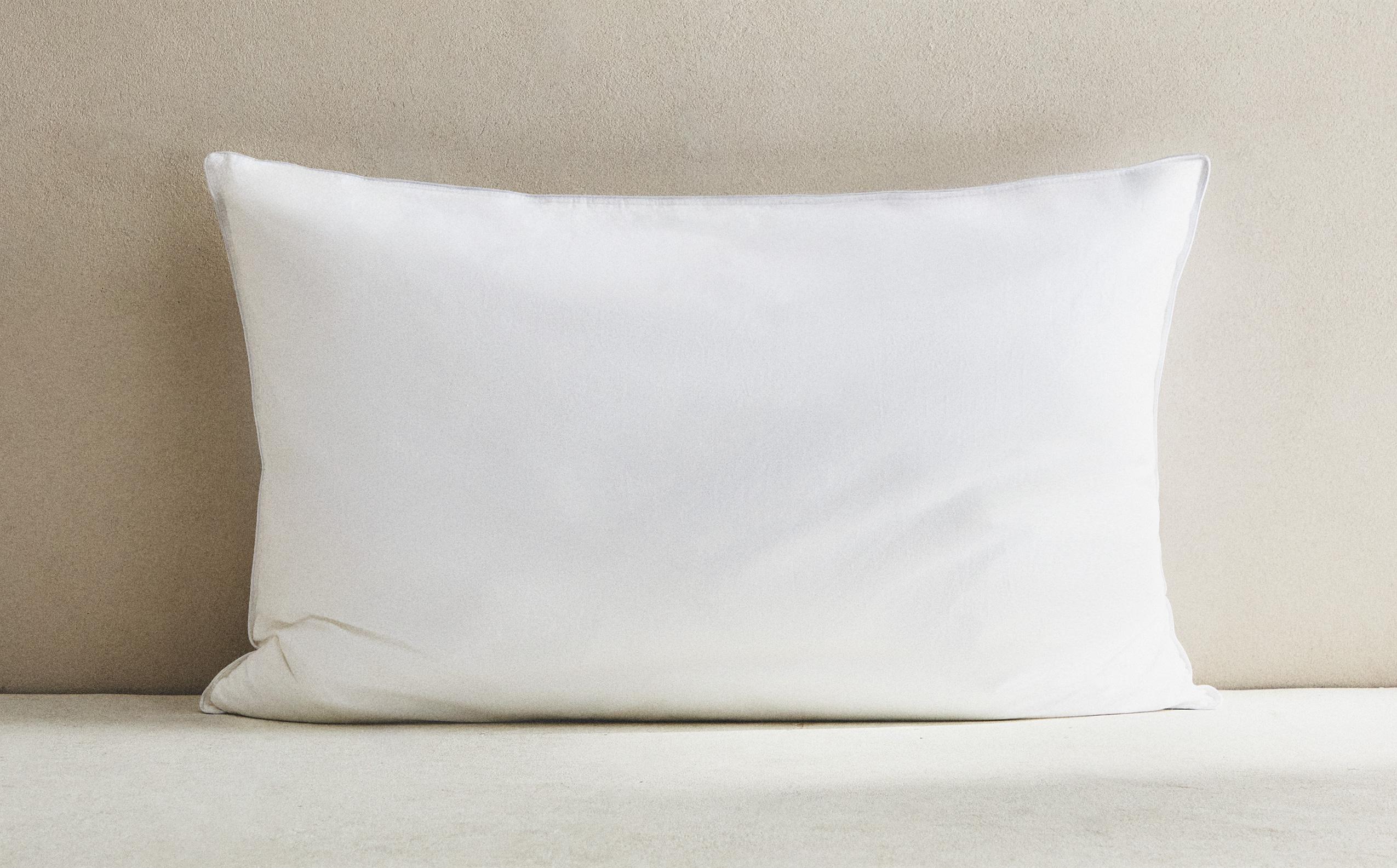 フェザータッチ ピローフィラー | Zara Home 日本/Japan