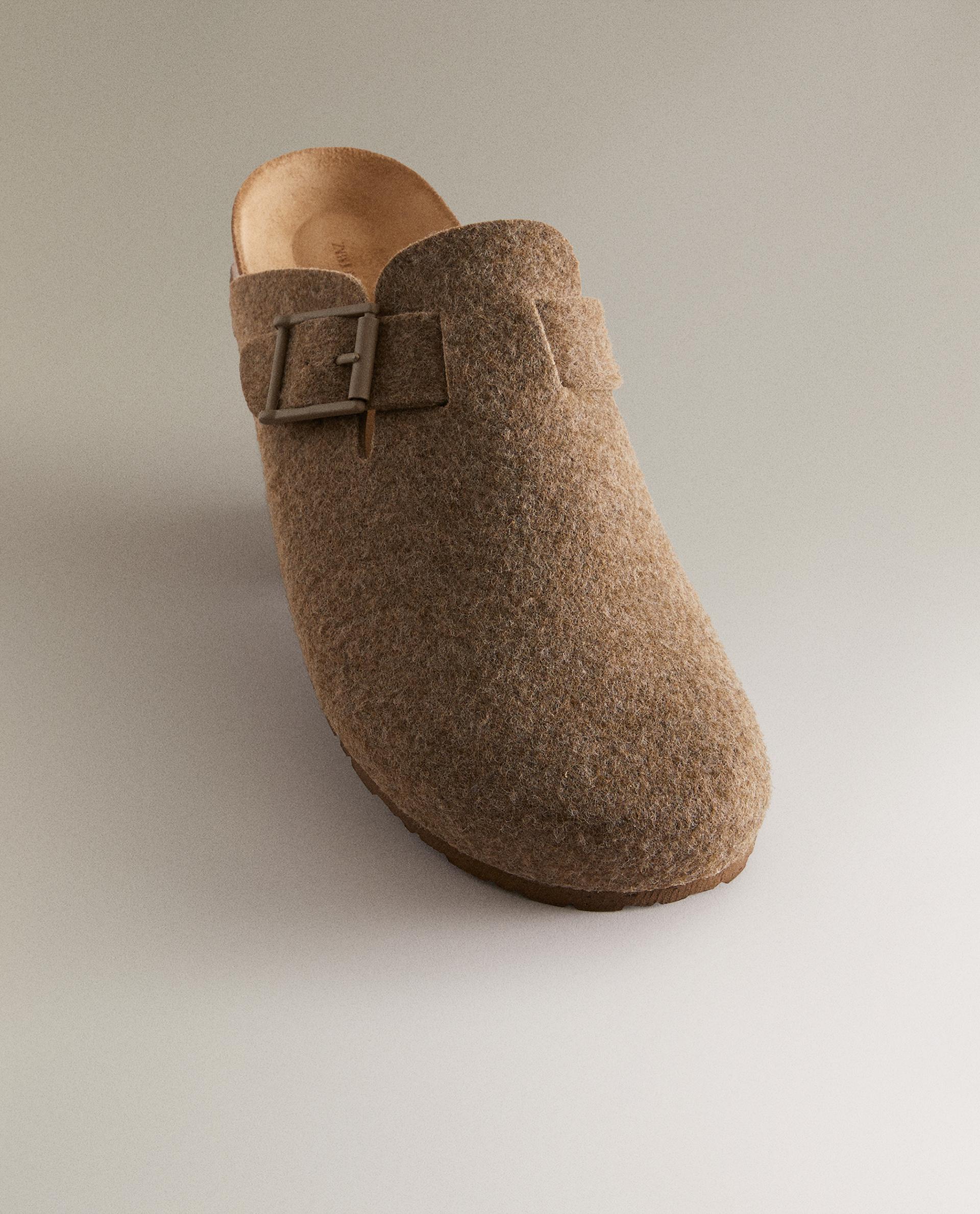 BUCKLED FELT MULE CLOG SLIPPERS