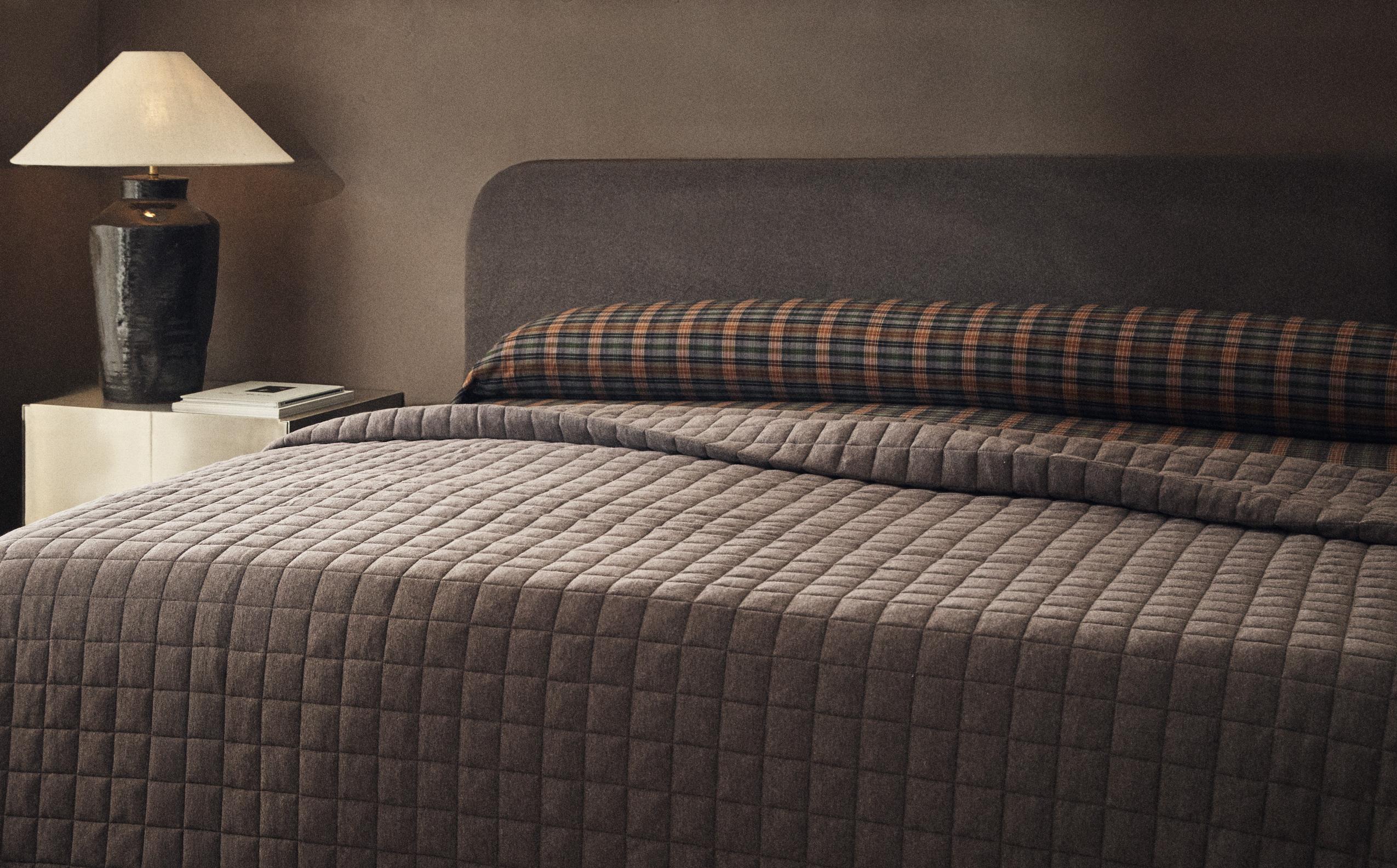 ザラホーム　キルト　ベットカバー　ブラック ドット キルトベッドカバー | Zara Home 日本/Japan