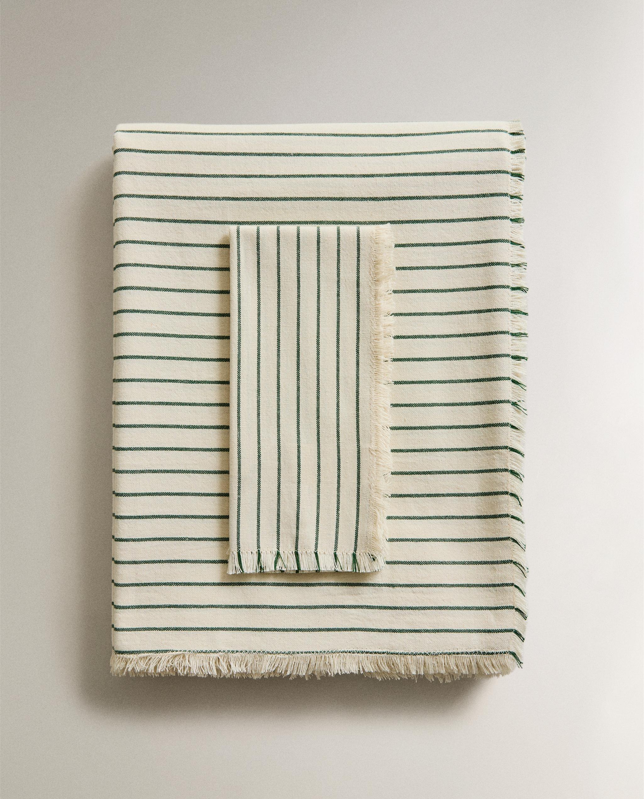 TOMATO AND STRIPED TABLECLOTHS AND NAPKINS product thumbnail 5