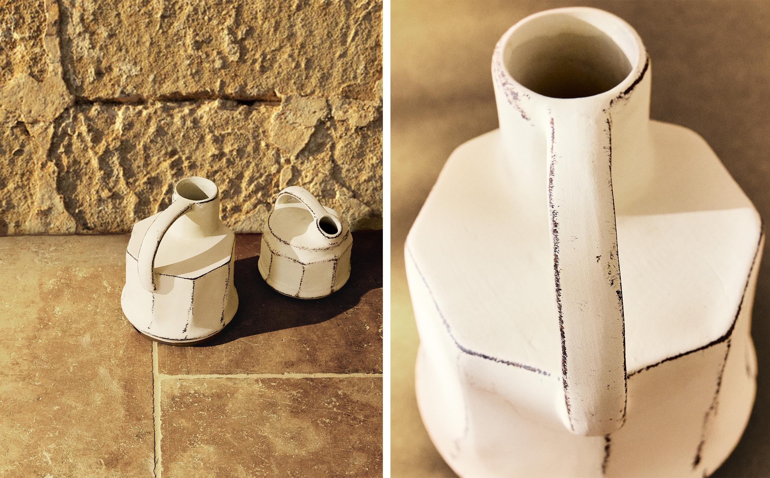 CERAMIC VASE WITH HANDLE