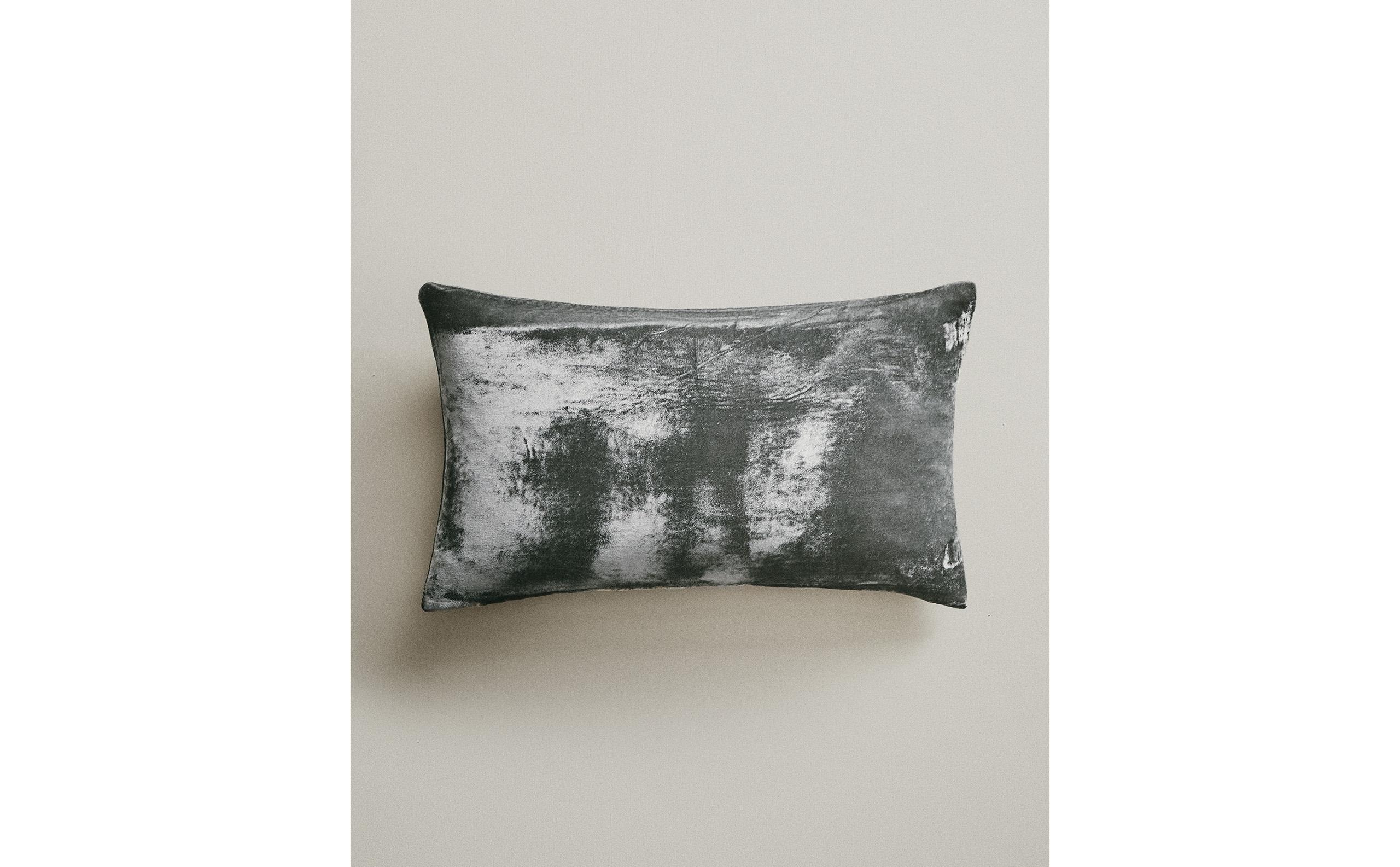 VELVET CUSHION COVER product thumbnail 15