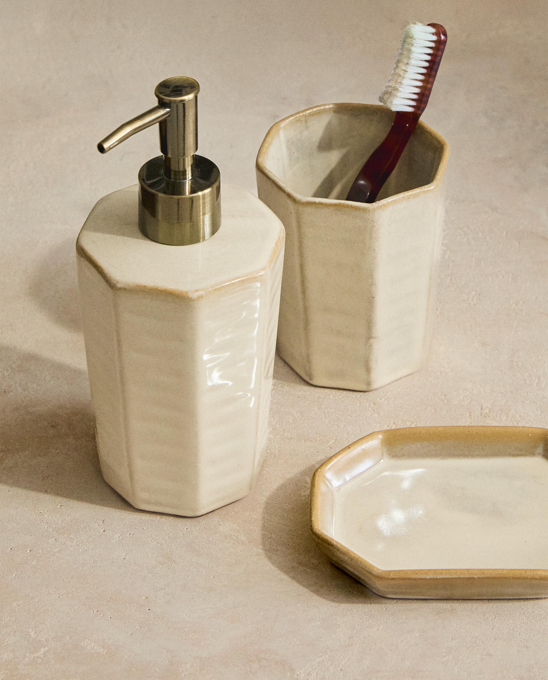 OCTAGONAL CERAMIC BATHROOM SET