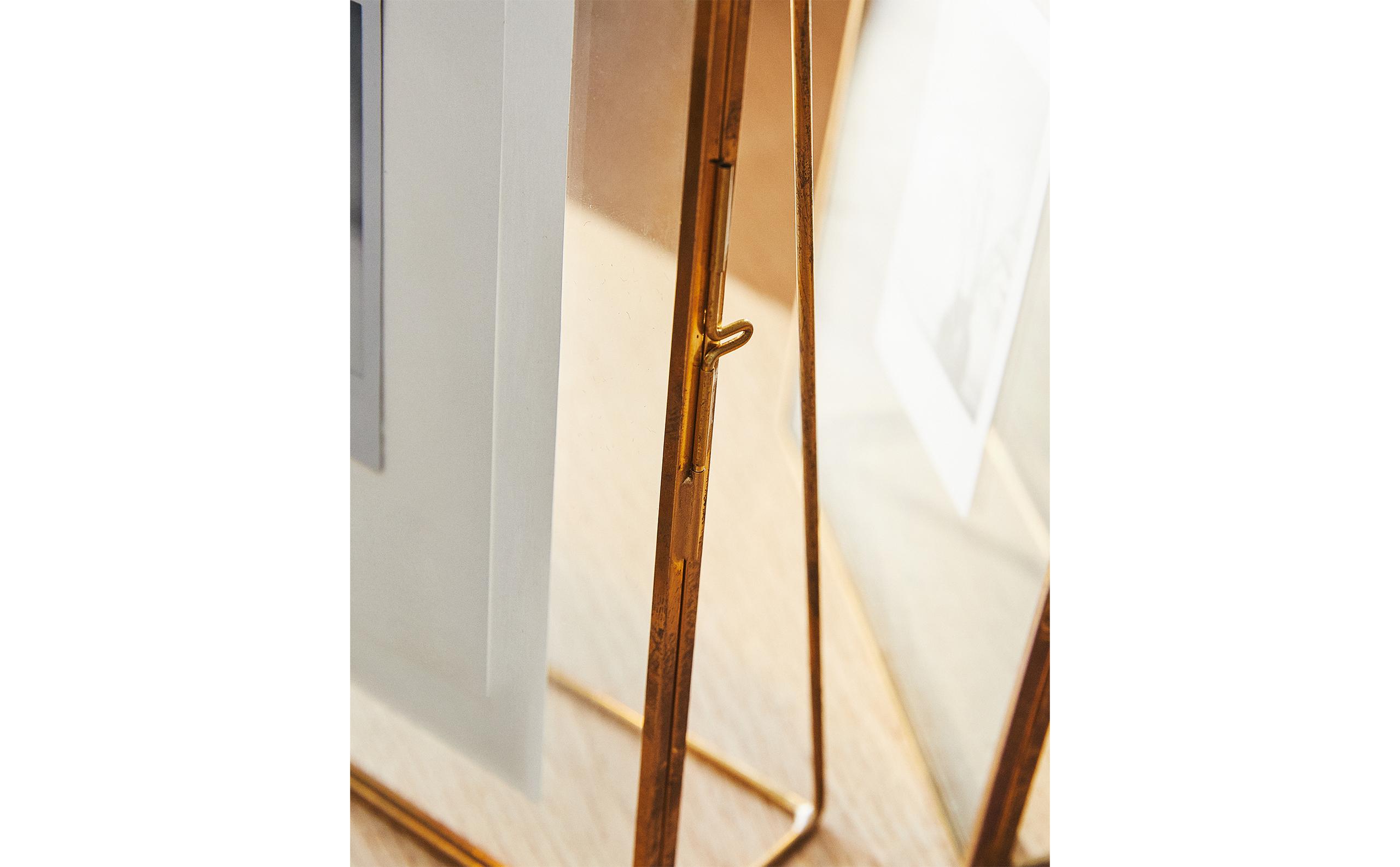 TRIANGULAR STRUCTURE PHOTO FRAME product thumbnail 10