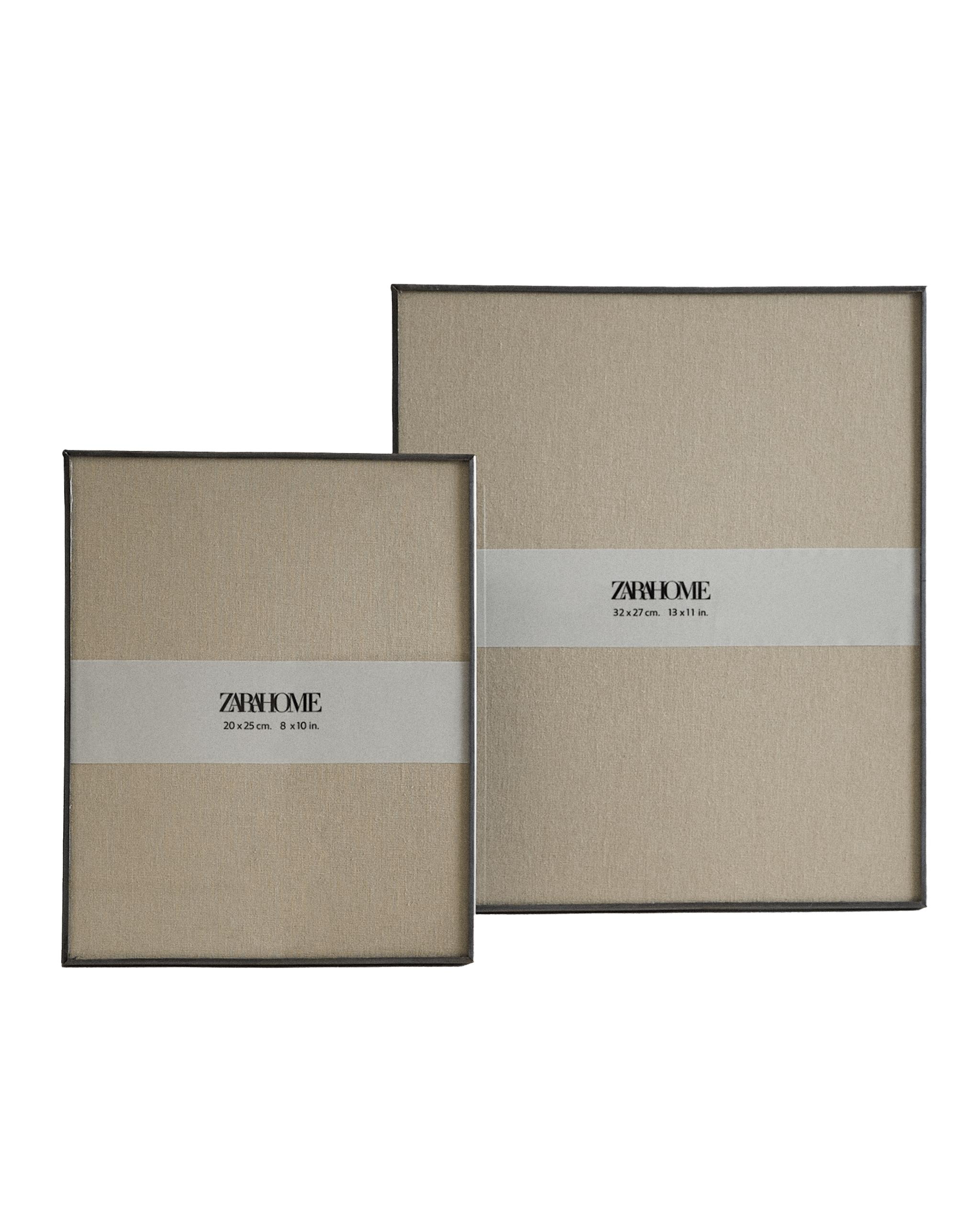 BLACK METAL PHOTO FRAME