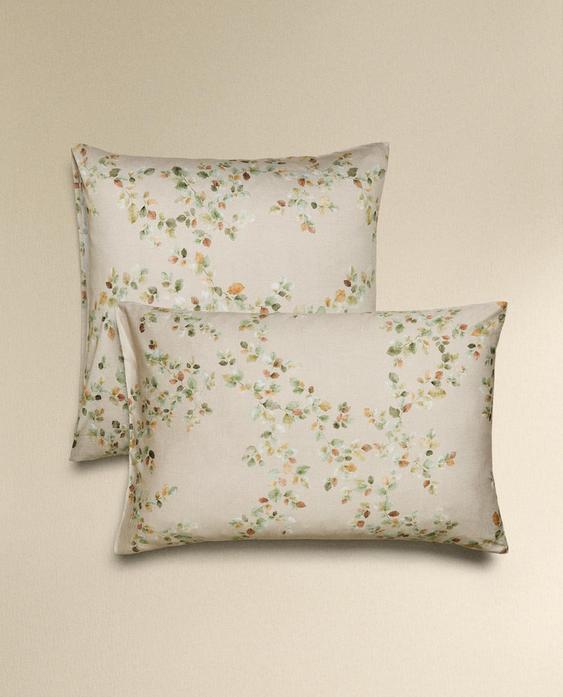 FRONHA DE TRAVESSEIRO DE CETIM COM ESTAMPADO DE FOLHAS