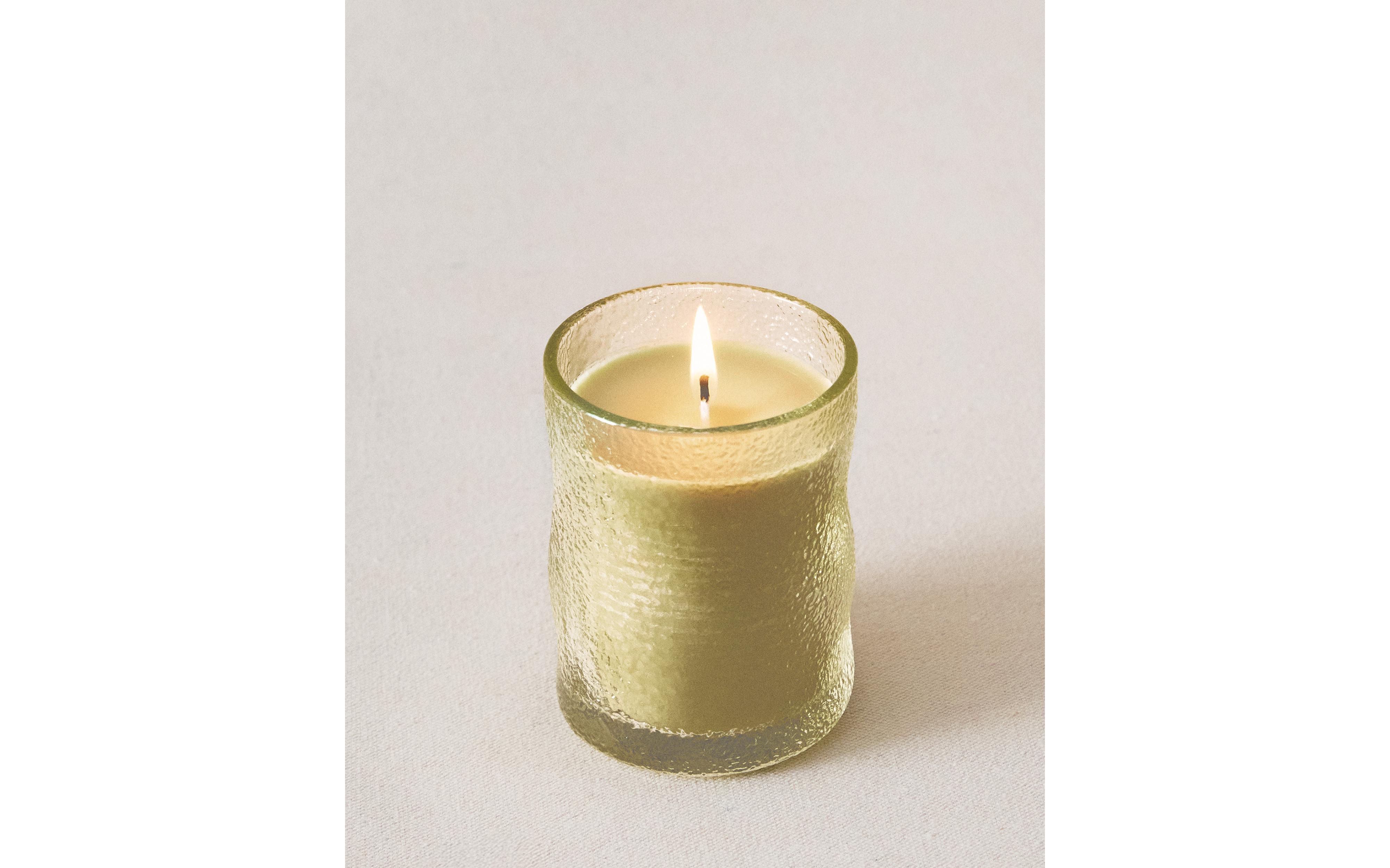(155 G) VETIVER MELON SCENTED CANDLE product thumbnail 8