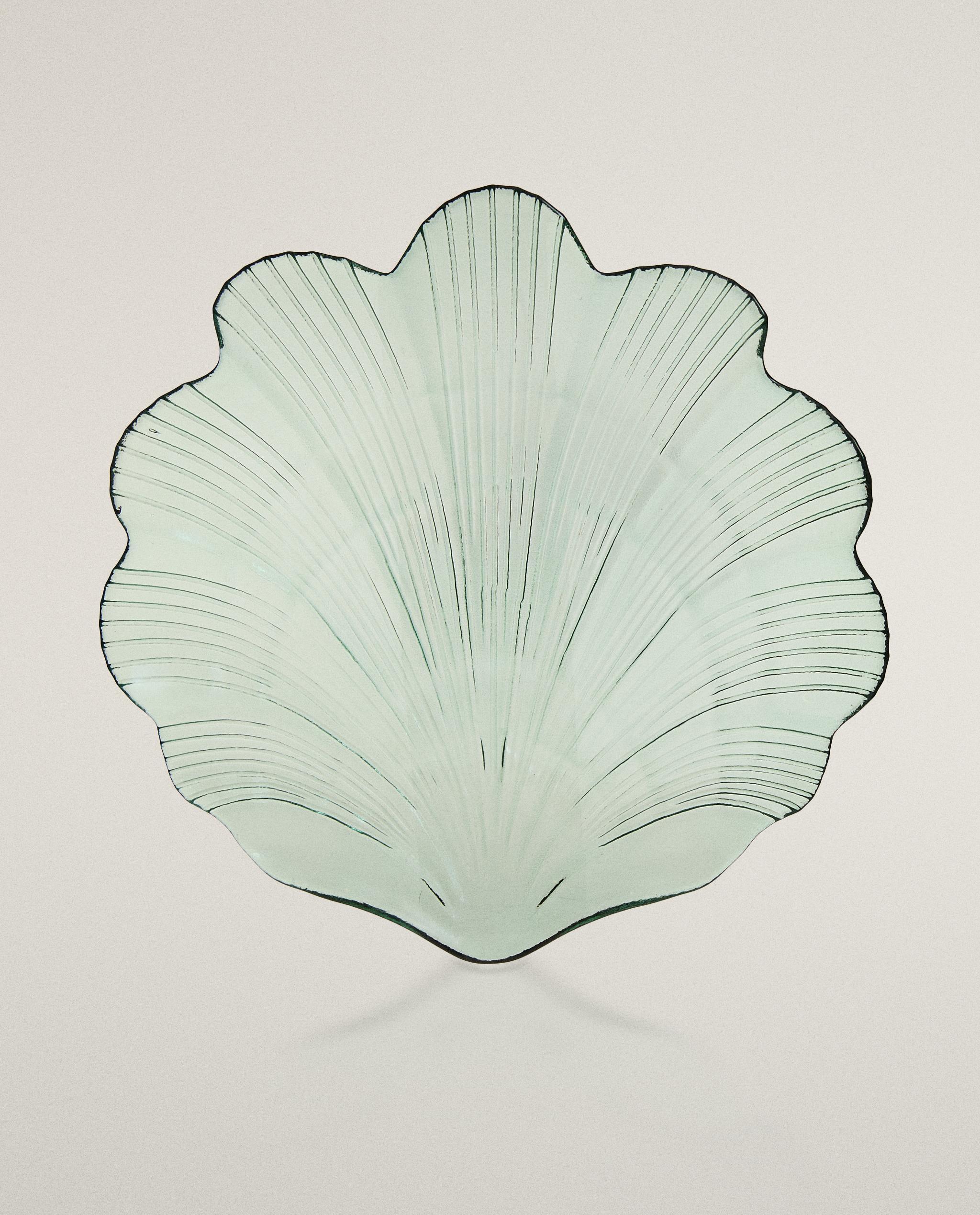WAVY SHELL GLASS SERVING DISH product thumbnail 7