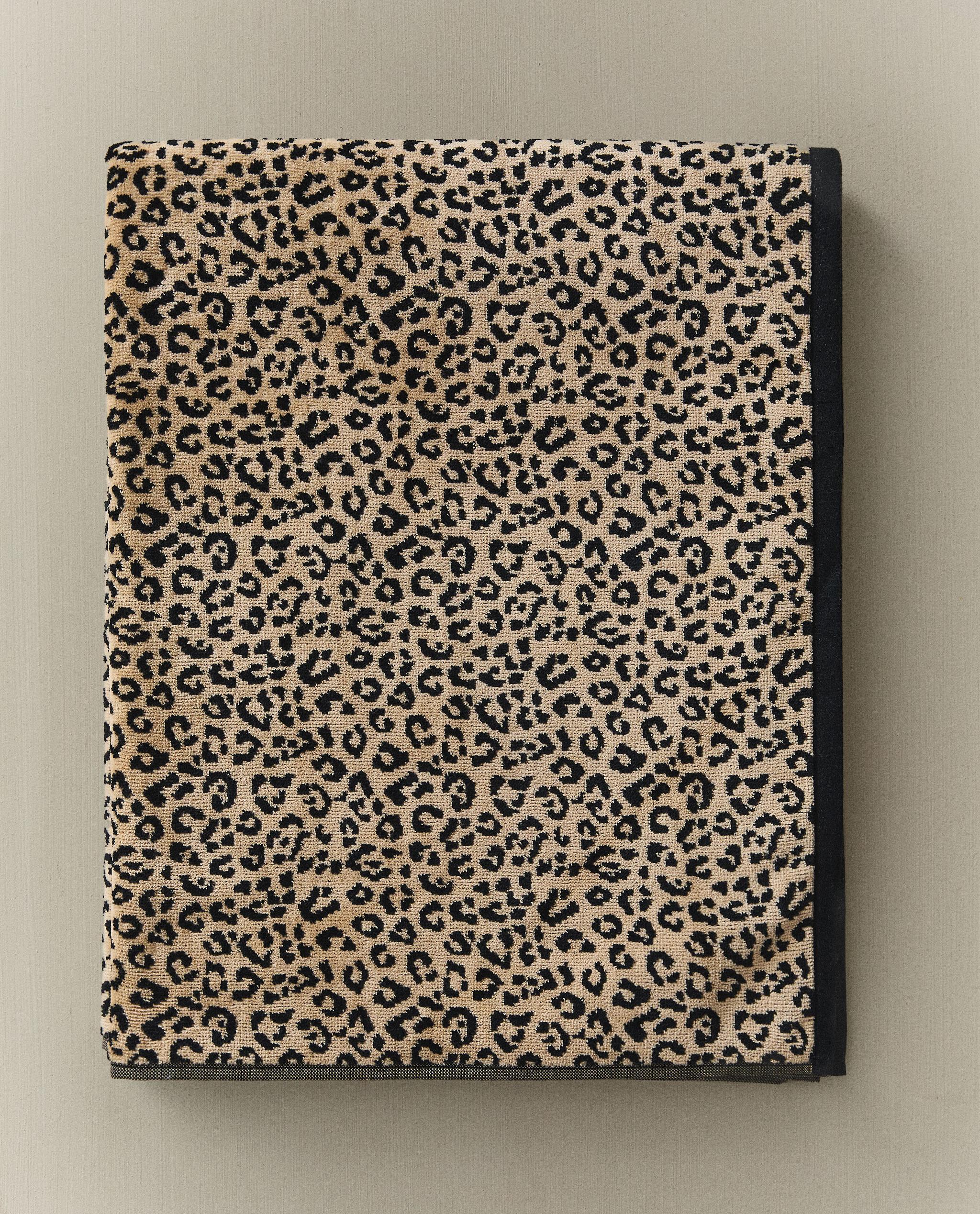 ANIMAL PRINT VELOUR BATH TOWEL product thumbnail 8