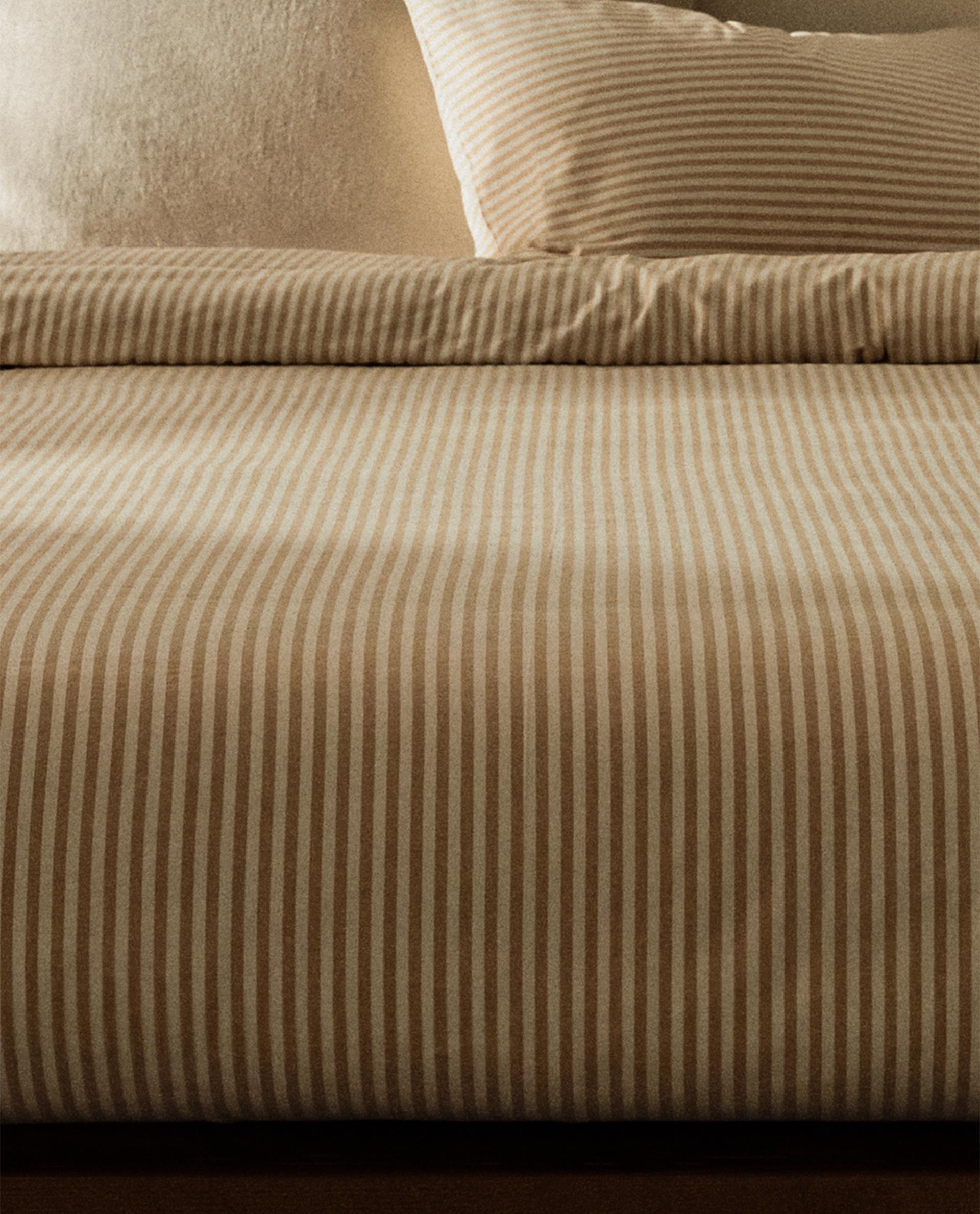 DUVET COVER WITH NARROW STRIPES