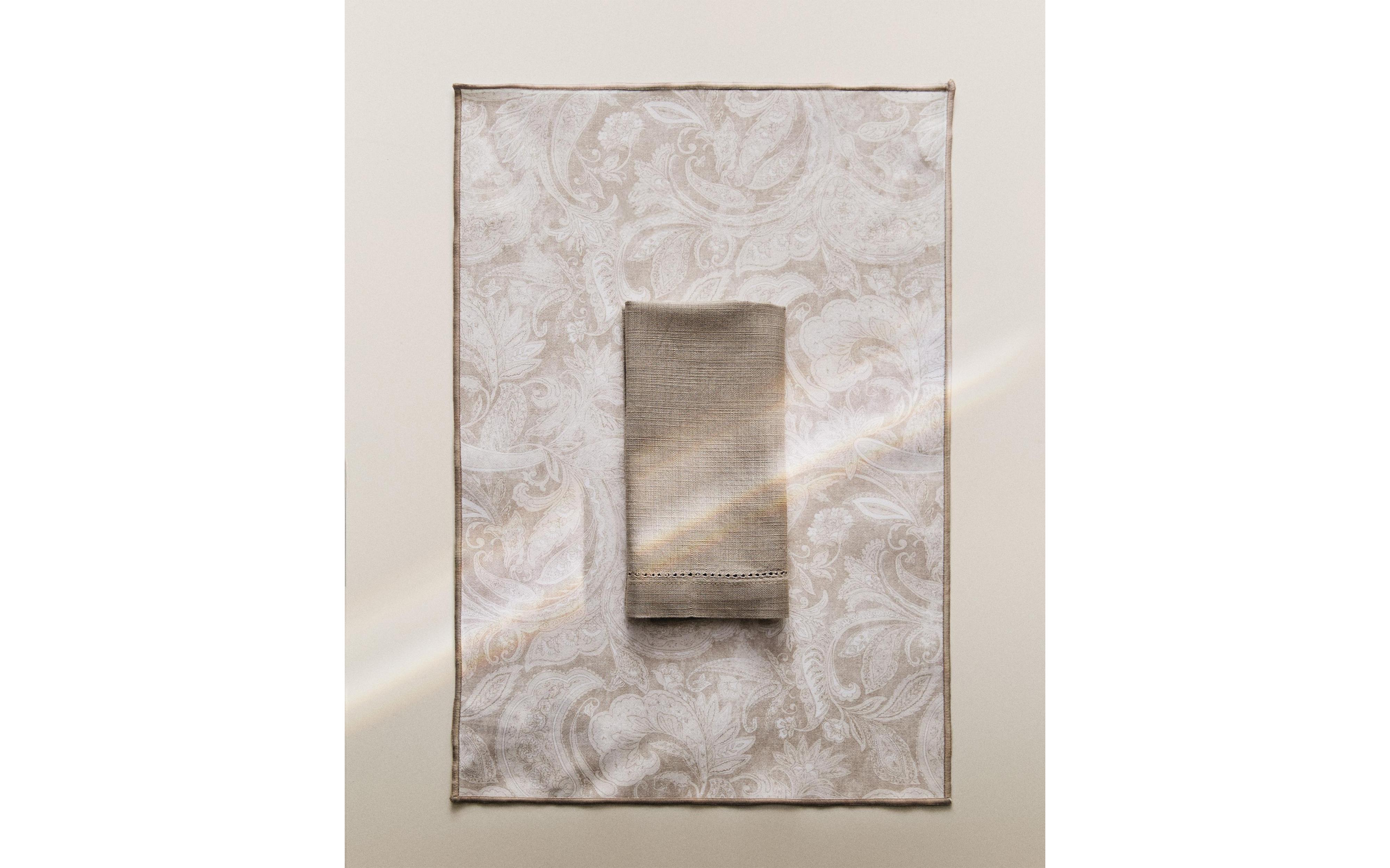 PAISLEY PRINT RESIN-COATED PLACEMAT product thumbnail 6