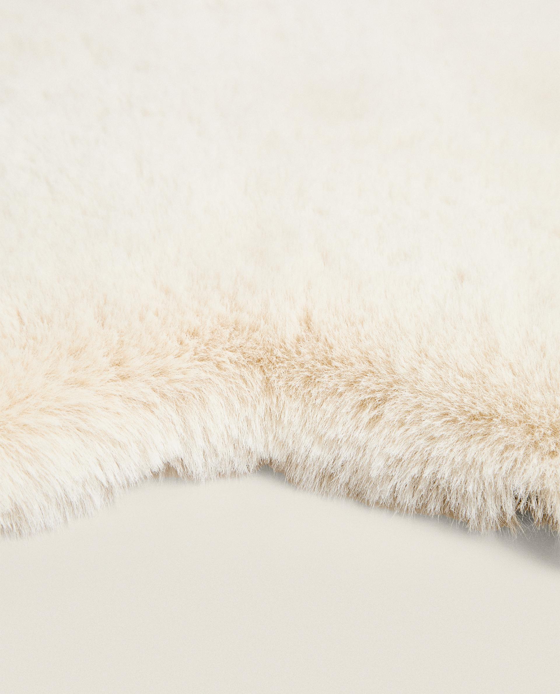 IRREGULAR FUZZY SMALL RUG product thumbnail 16