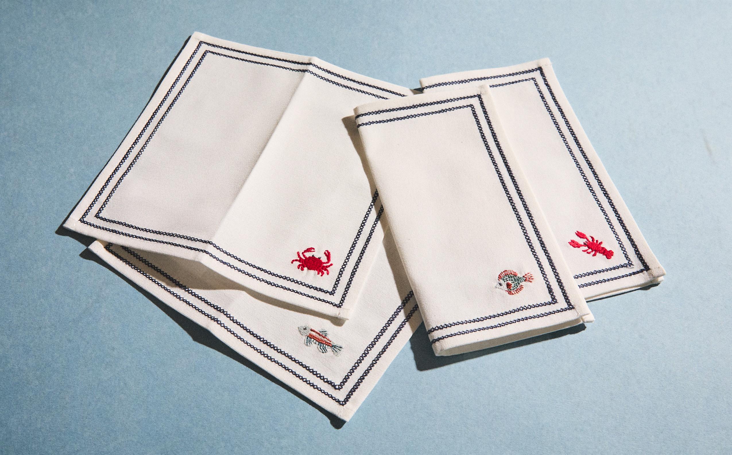 PACK OF SEA EMBROIDERY NAPKINS (PACK OF 4)