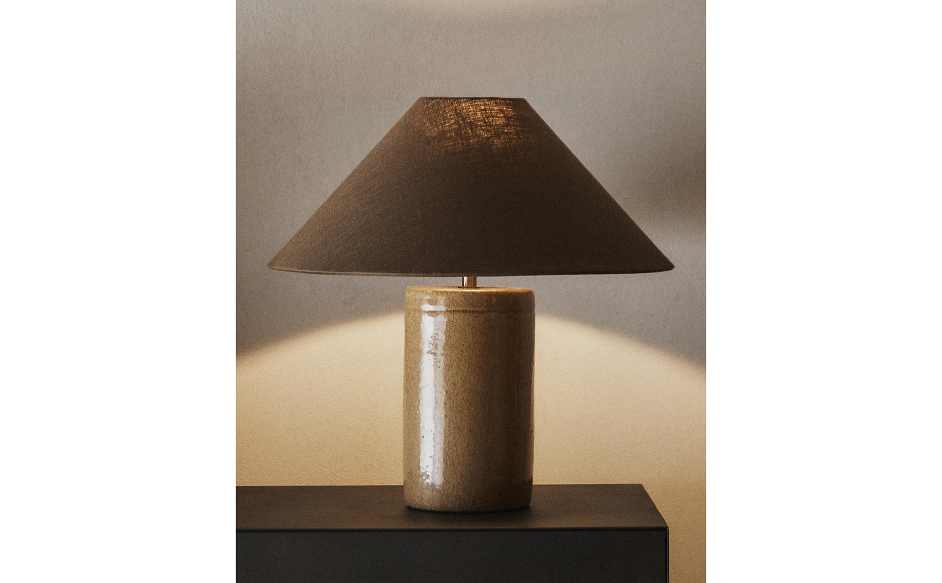 STALINĖ LEMPA SU KERAMINIU PAGRINDU STALINĖ LEMPA SU KERAMINIU PAGRINDU