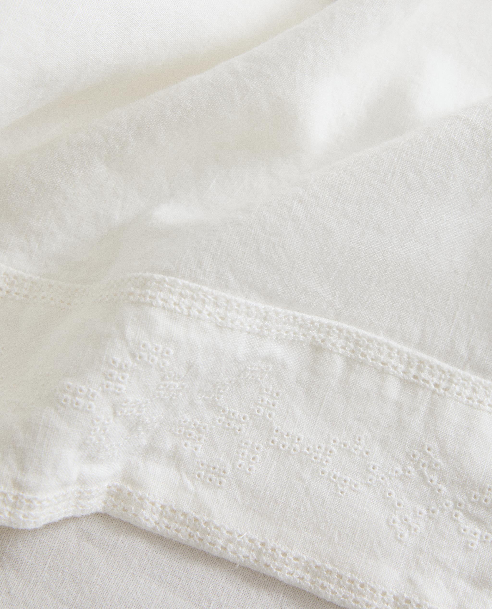 LINEN AND COTTON BEDSPREAD AND PRINTED RUG product thumbnail 14