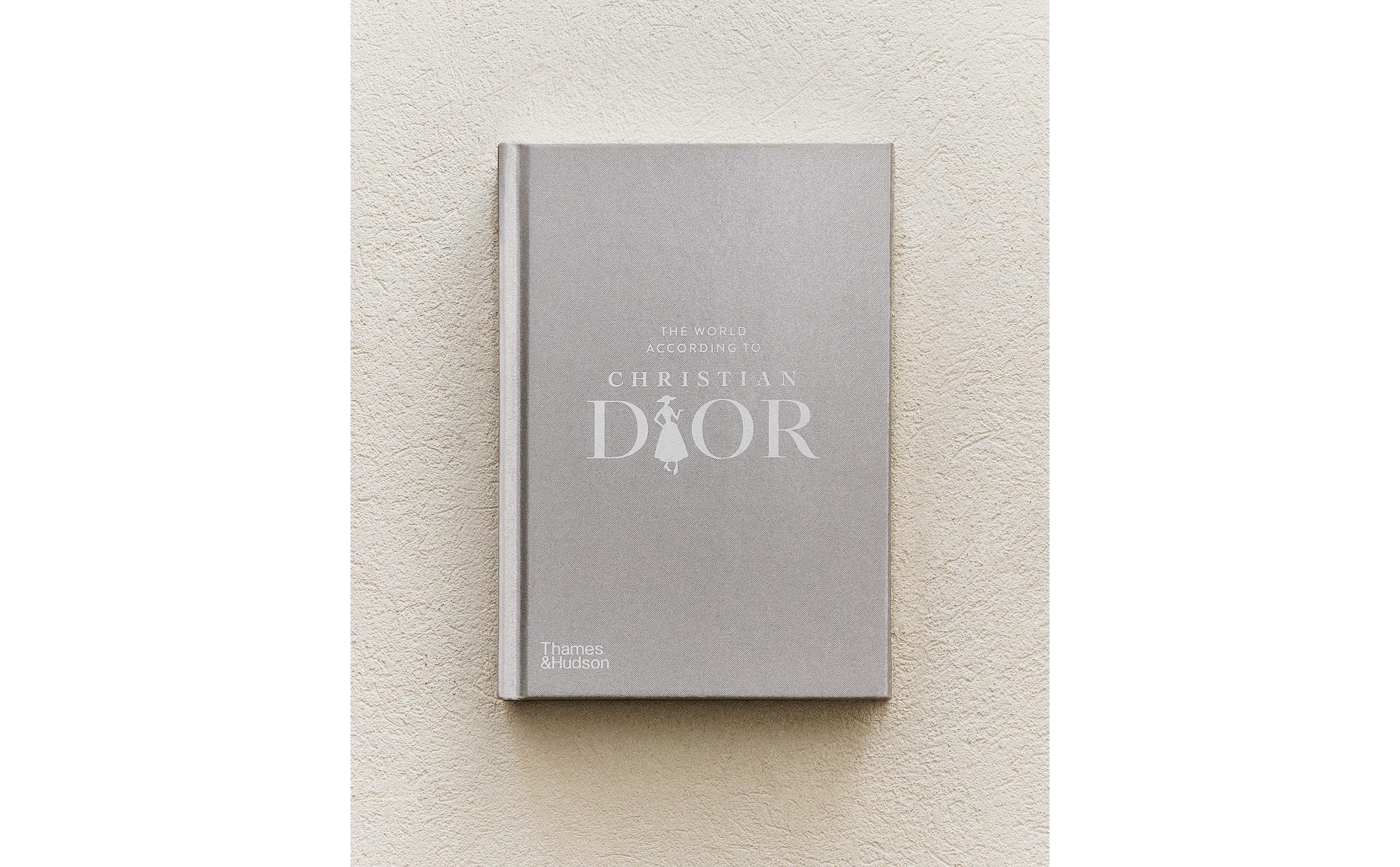 Christian Dior - Christian Dior ハードカバーBOOK CATWALK インテリア DIOR】 CATWALK ハードカバーブック インテリア _ 洋書a - メルカリ