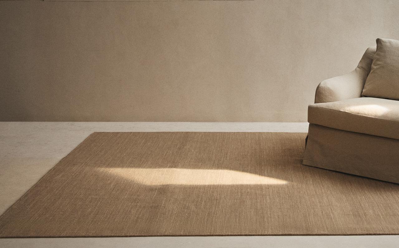 SAMMANFLÄTAD MATTA I ULL OCH BOMULL SAMMANFLÄTAD MATTA I ULL OCH BOMULL