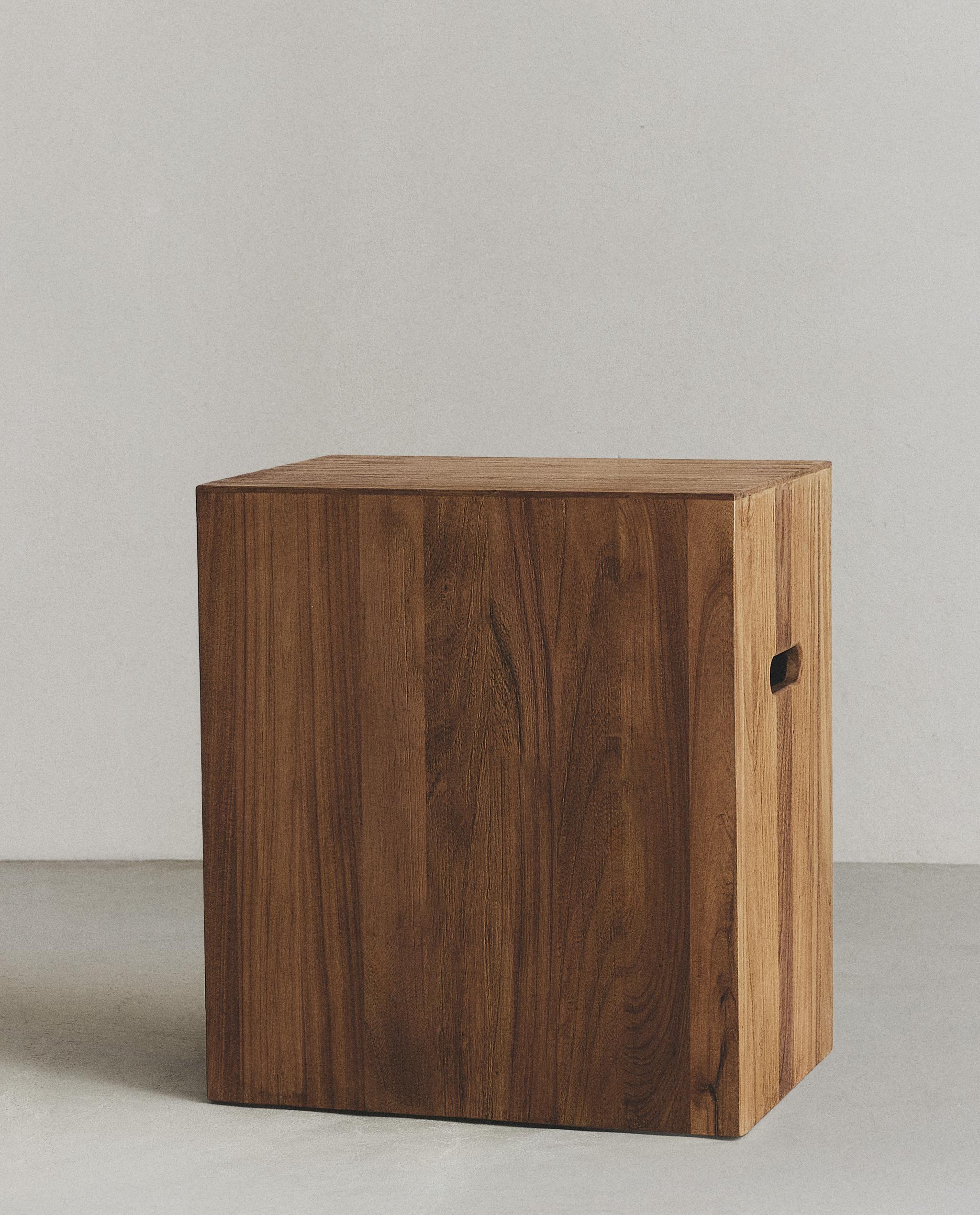 MASĂ AUXILIARĂ CUB LEMN | Zara Home România
