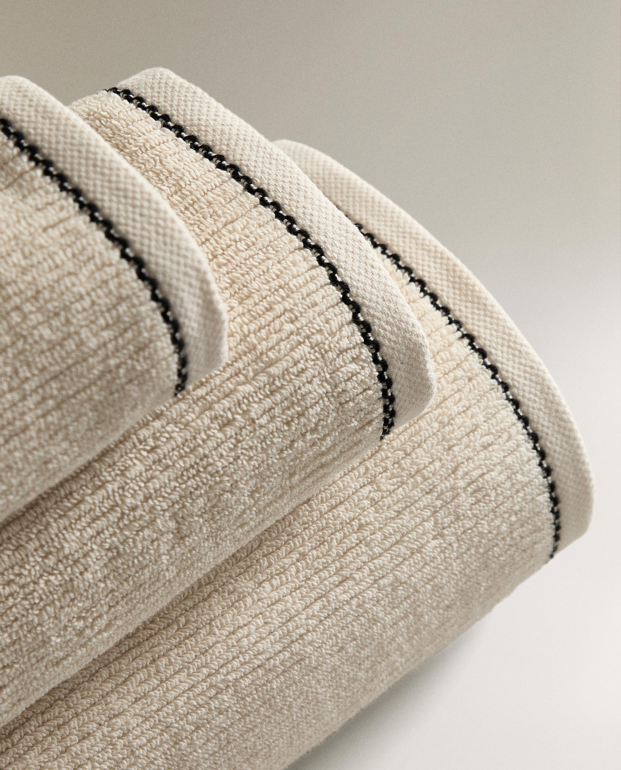 BATH TOWEL WITH TOPSTITCHING product thumbnail 5