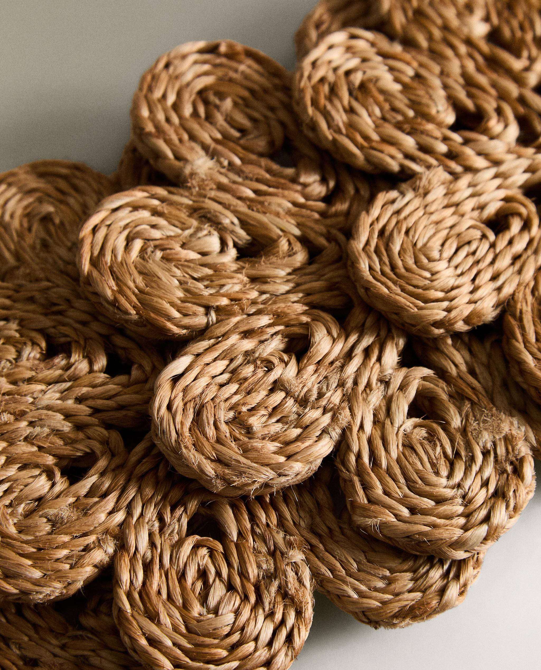 PACK OF RAFFIA COASTERS (PACK OF 4) product thumbnail 2