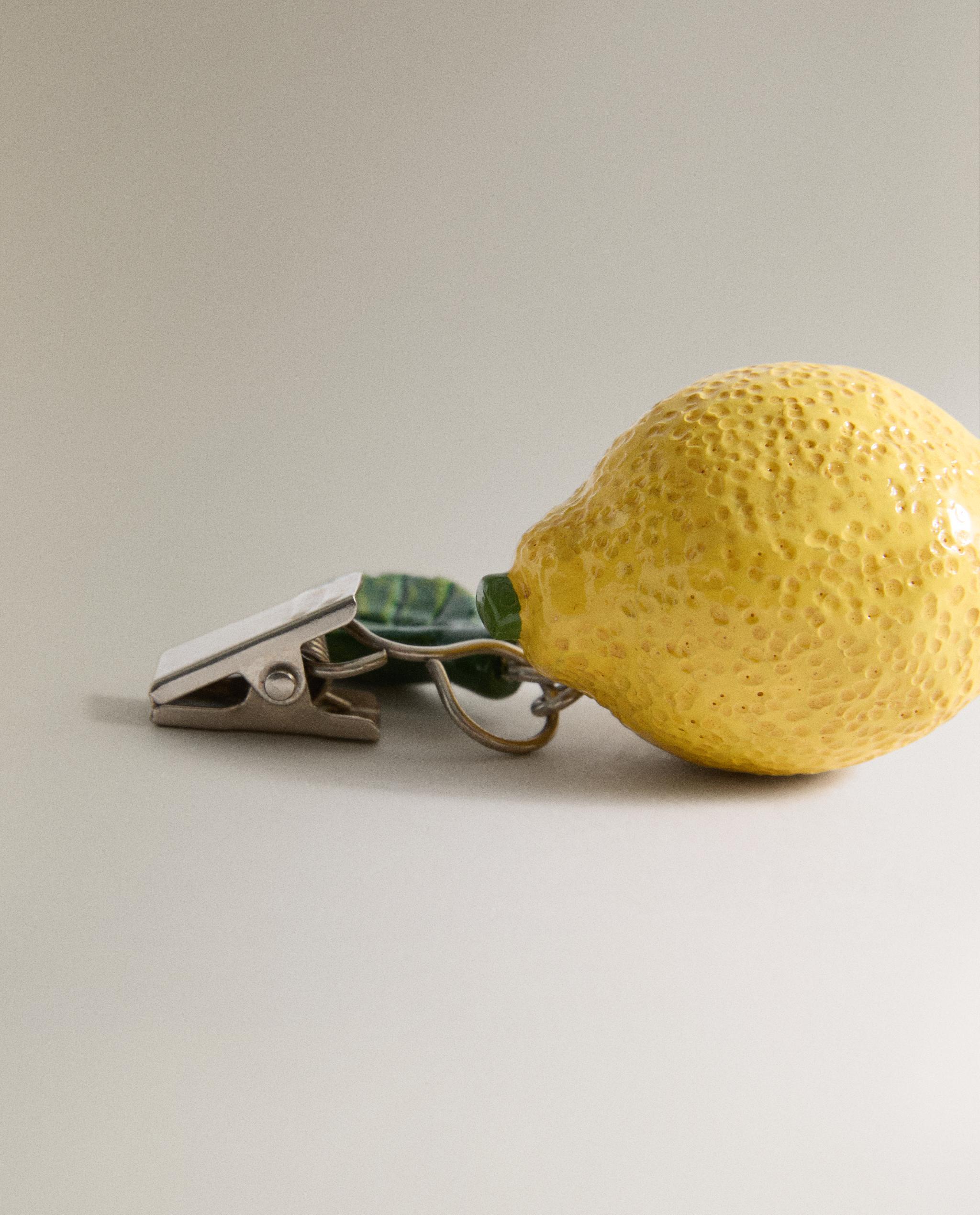 PACK OF LEMON PRINT TABLECLOTH CLIPS (PACK OF 4) product thumbnail 4