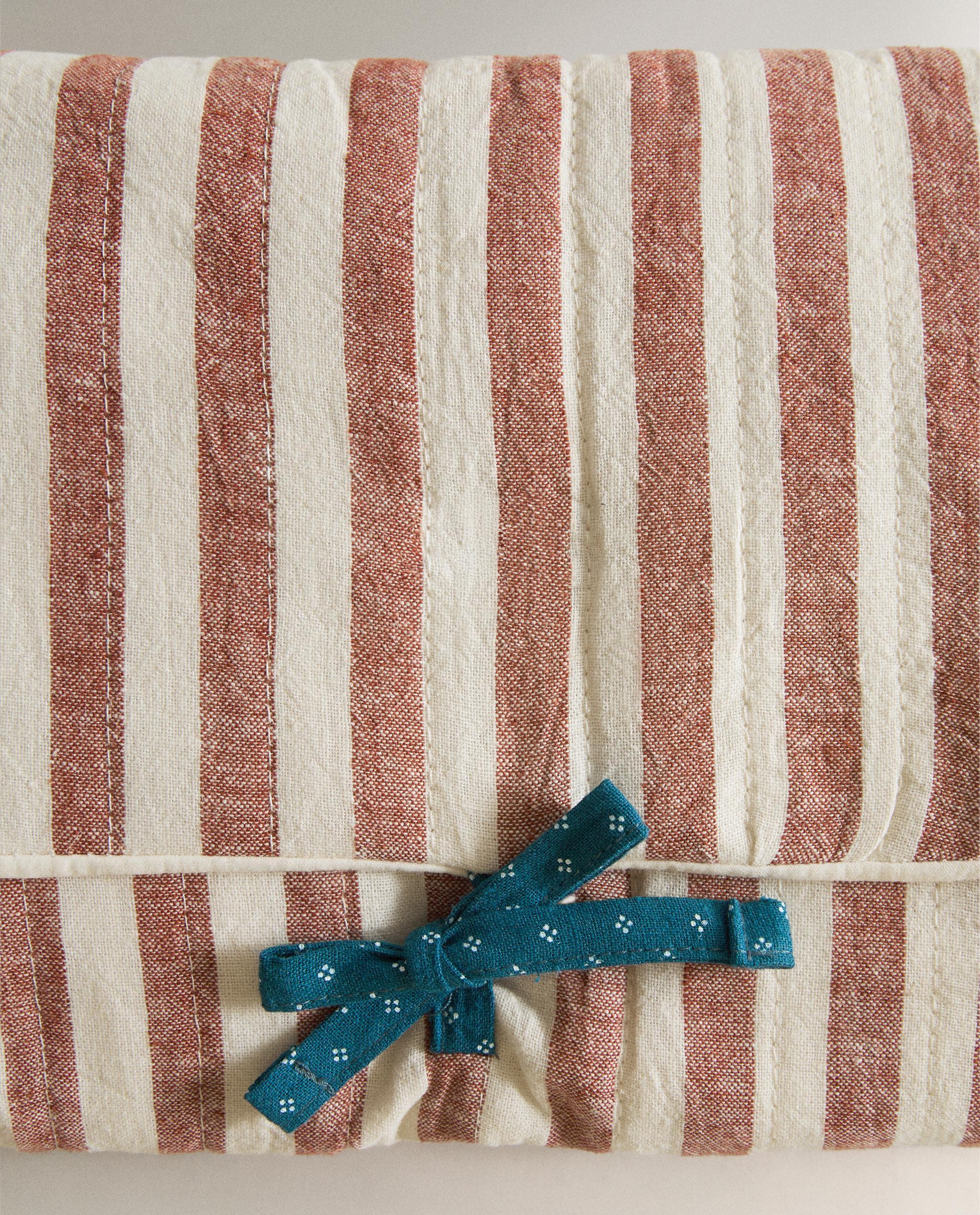 PORTABLE STRIPED BABY CHANGING MAT product thumbnail 11
