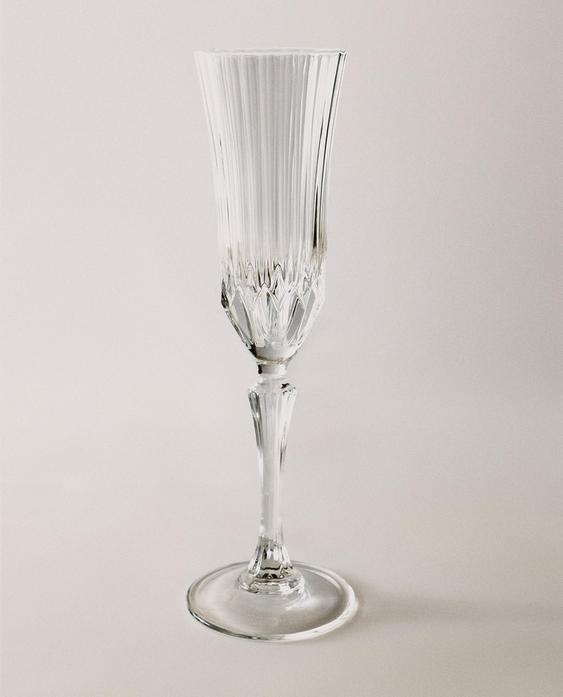 كأس طويل كريستالاين بمظهر منقوش