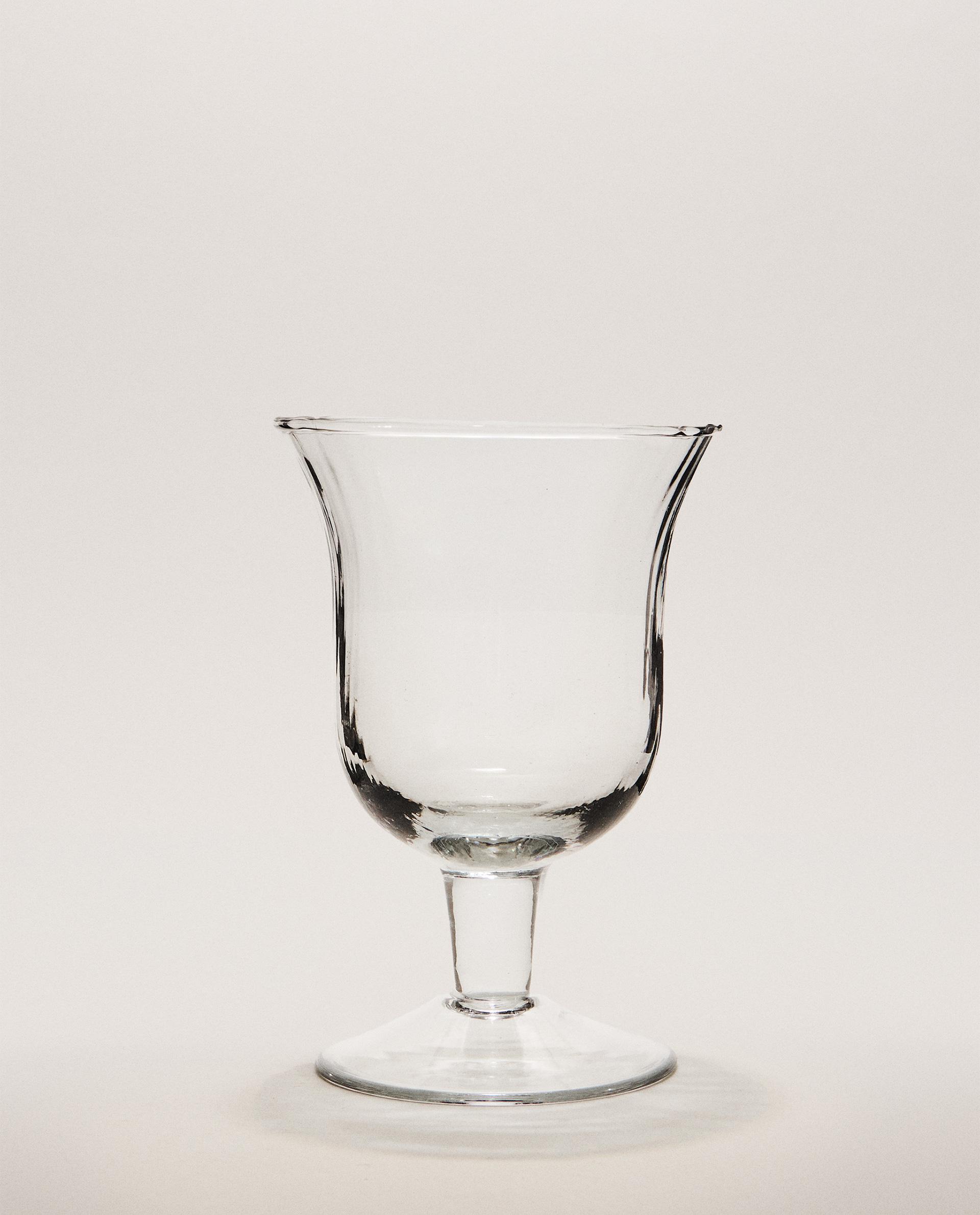 FACETED RAISED DESIGN WINE GLASS FACETED RAISED DESIGN WINE GLASS