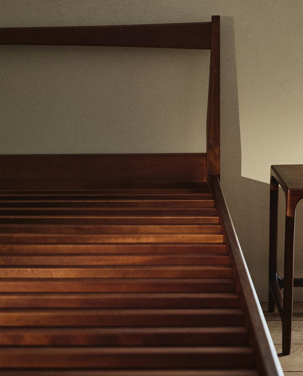 STRUTTURA LETTO CON TESTATA