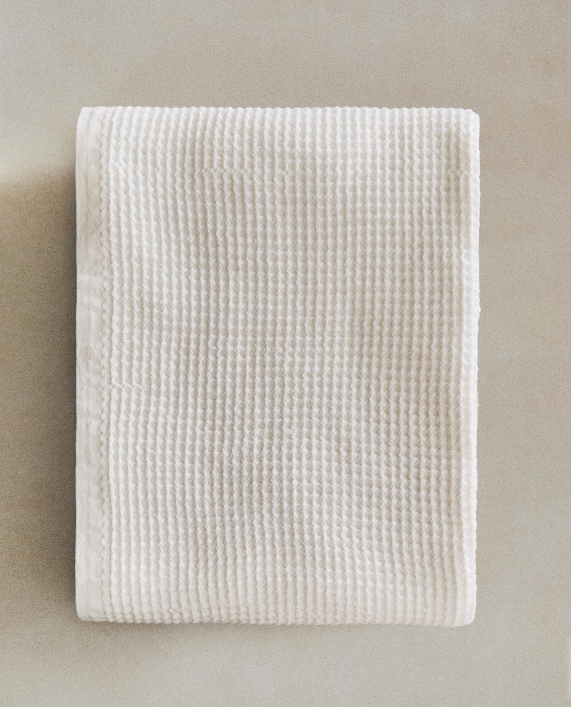 WAFFLE-KNIT COTTON BATH TOWEL Zara Home United States of America