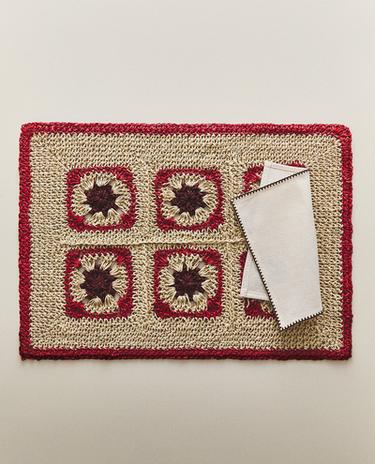 COLOURED CROCHET PLACEMAT