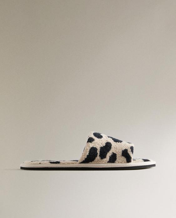 ANIMAL PRINT TERRY SLIDER SLIPPERS ANIMAL PRINT TERRY SLIDER SLIPPERS