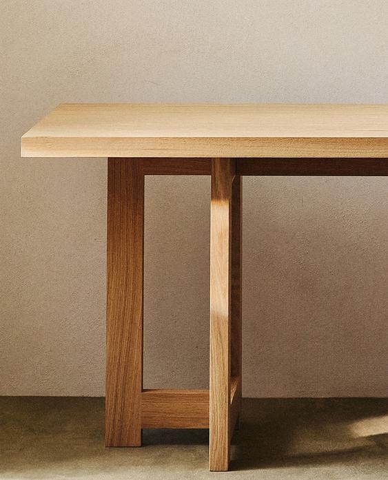 DESK 01
