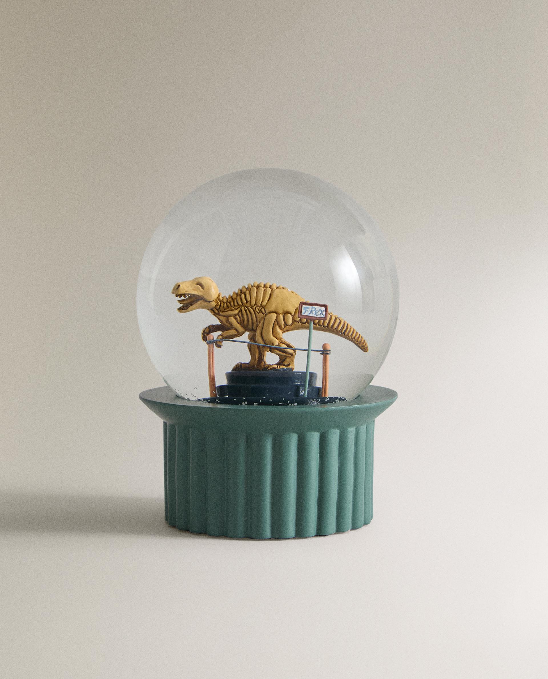 CHILDREN’S DINOSAUR SNOW GLOBE